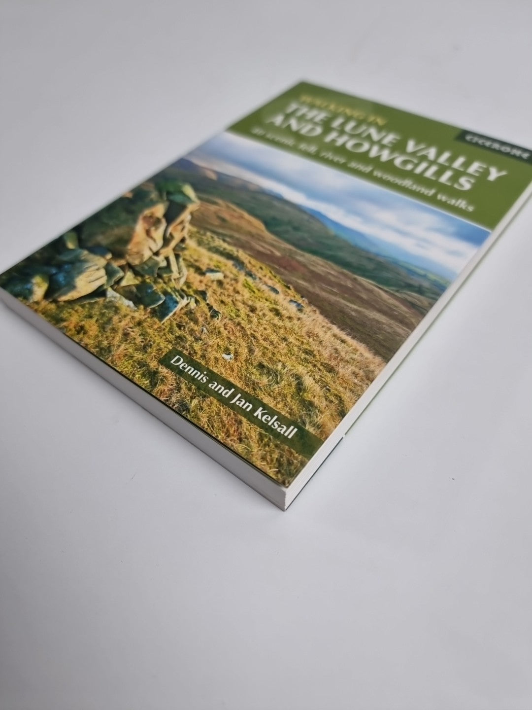 Lune Valley and Howgills : 40 Scenic Fell, River and Woodland Walks, Paperbac...