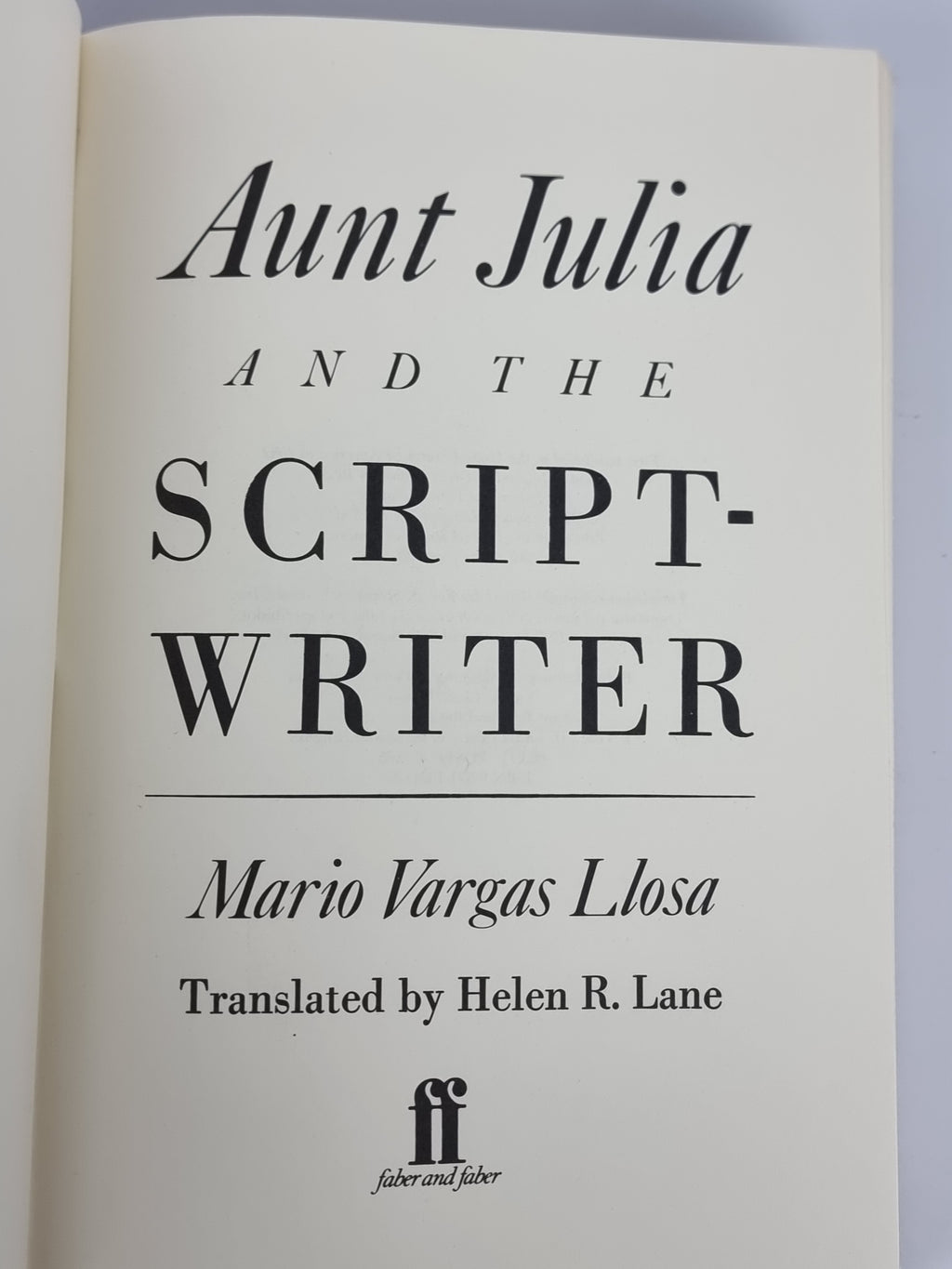 Aunt Julia and the Script Writer, Mario Vargas Llosa — 1st British Edition