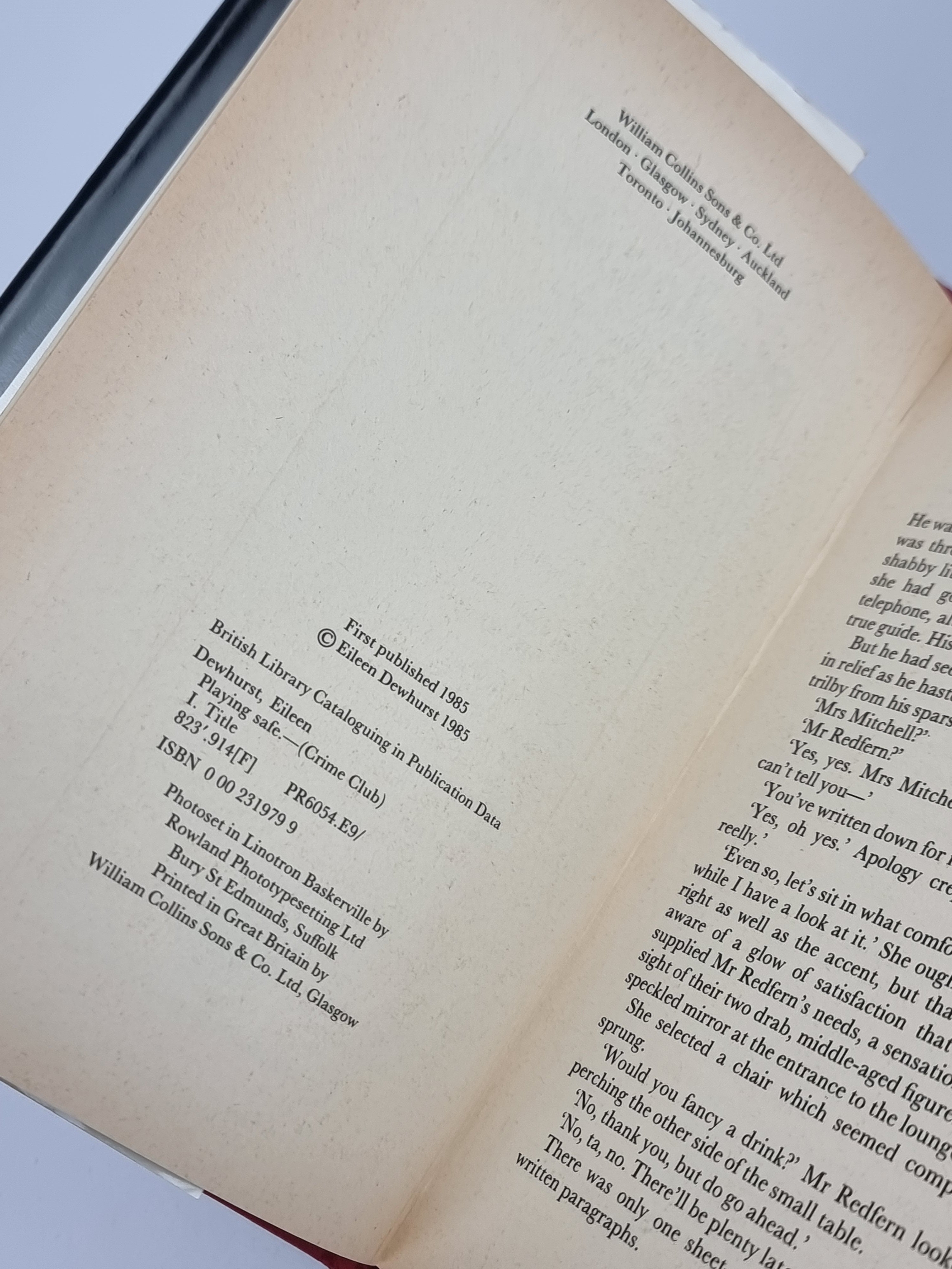 Playing Safe, Eileen Dewhurst — 1st Edition
