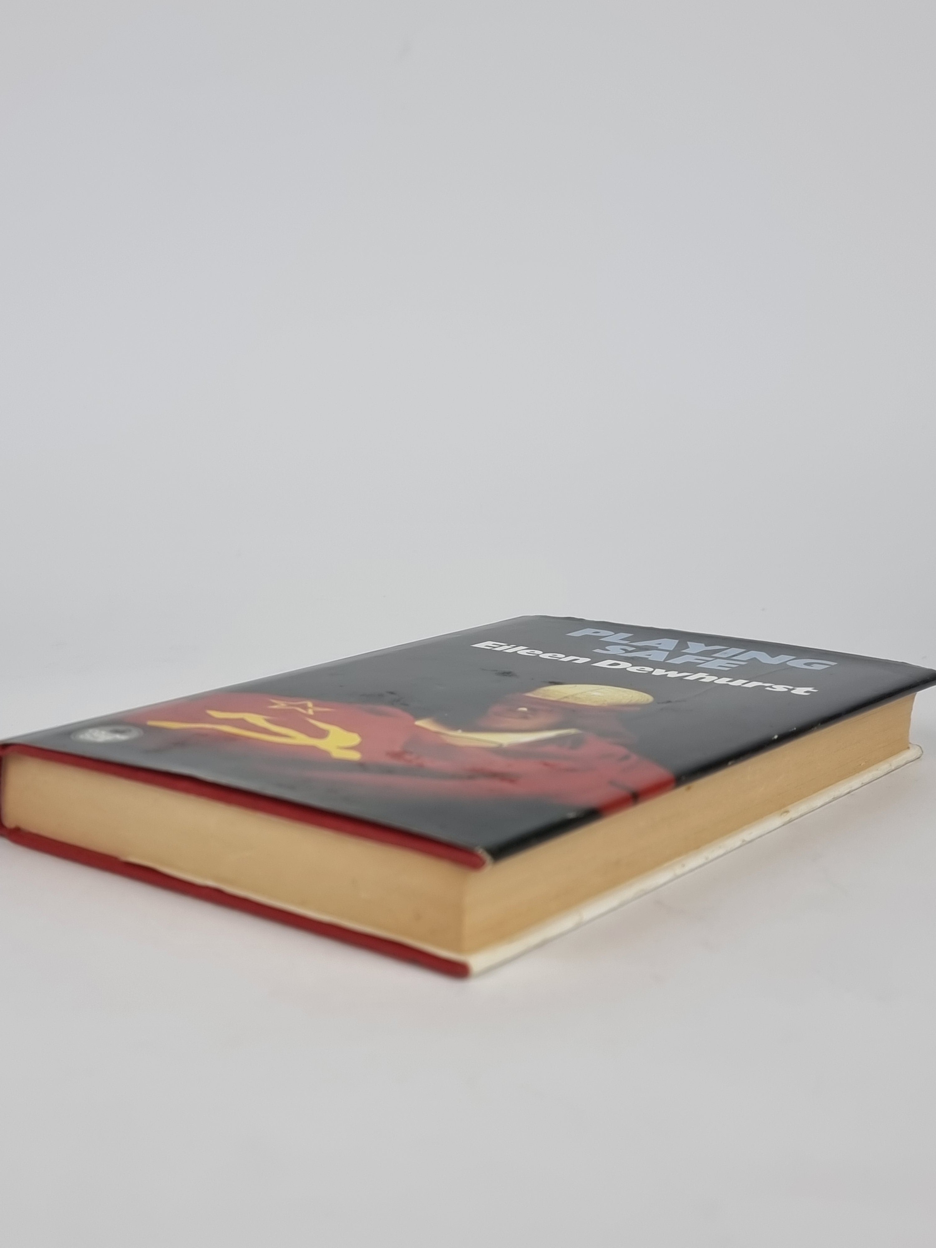 Playing Safe, Eileen Dewhurst — 1st Edition