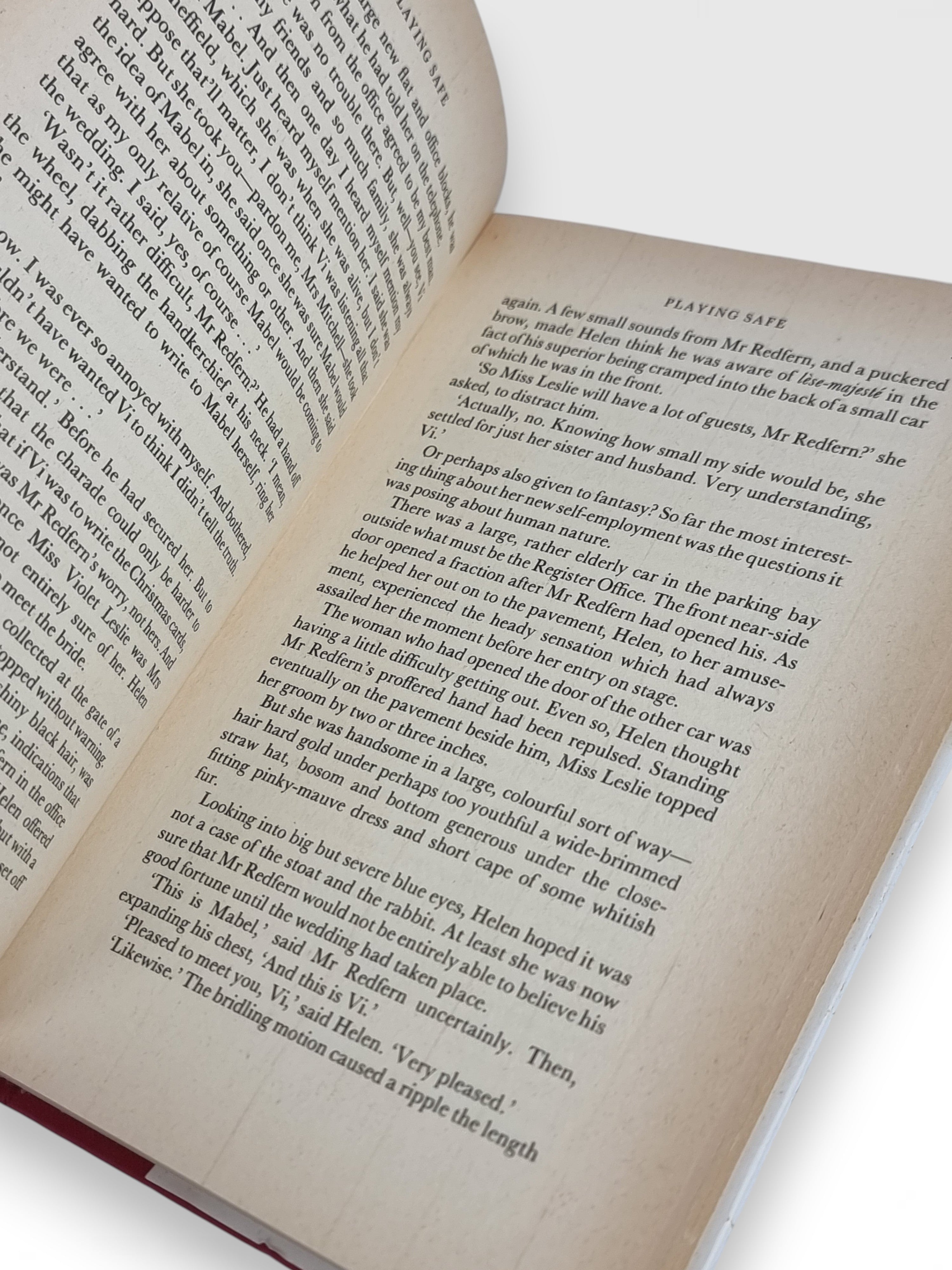 Playing Safe, Eileen Dewhurst — 1st Edition