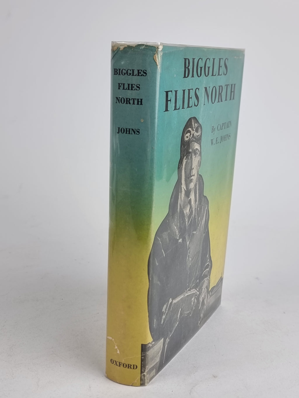 Biggles Flies North, Captain W. E. Johns — Reprint