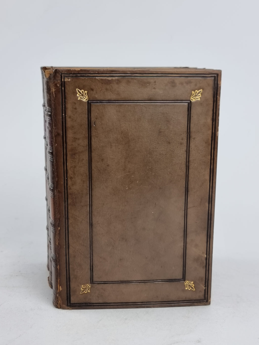 Montaigne's Essays in Three Books. With Notes and Quotations., Michel de Montaigne (Translated by Charles Cotton) — Sixth Edition Corrected and Amended