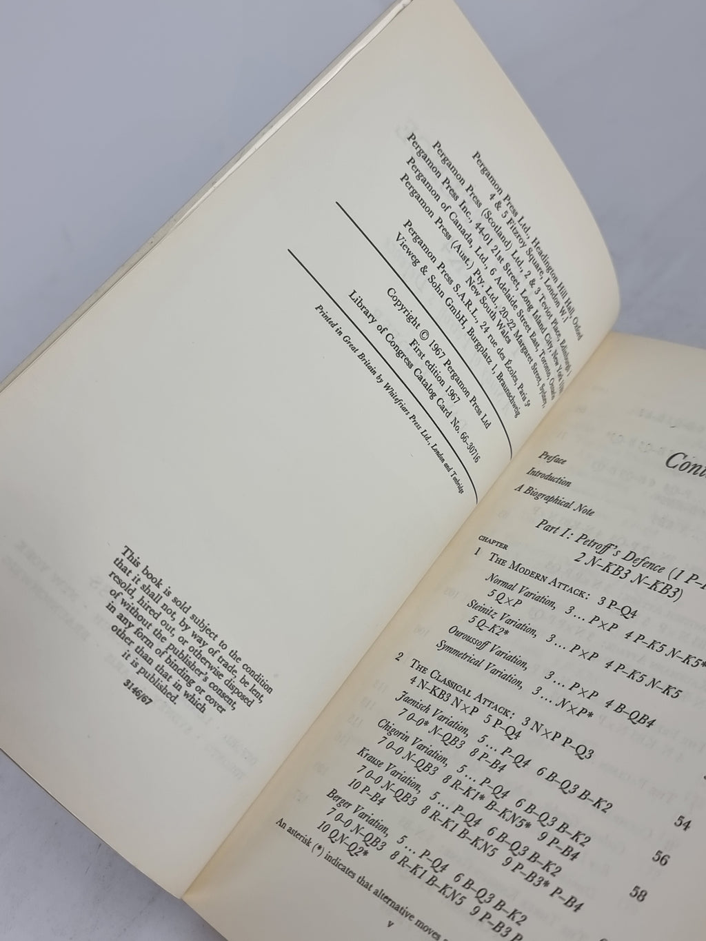 A Complete Defence to 1 P-K4: A Study of Petroff's Defence, David Hooper — 1st Ed