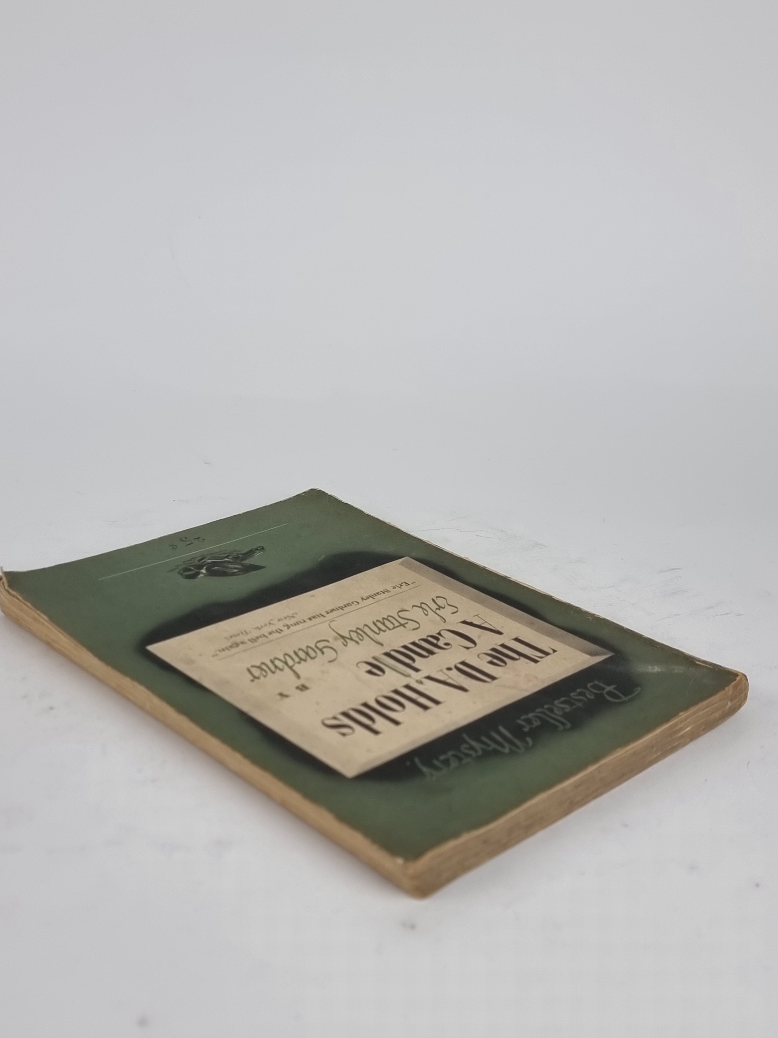 The D.A. Holds a Candle, Erle Stanley Gardner — Bestseller Mystery Edition