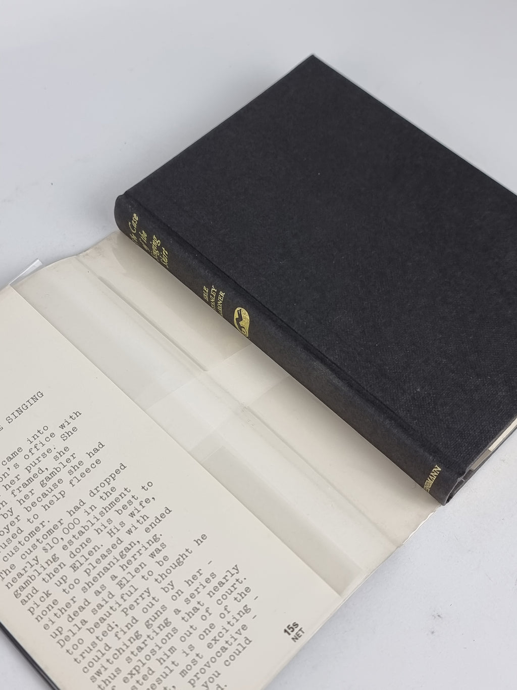 The Case of the Singing Skirt, Erle Stanley Gardner — 1st UK Edition