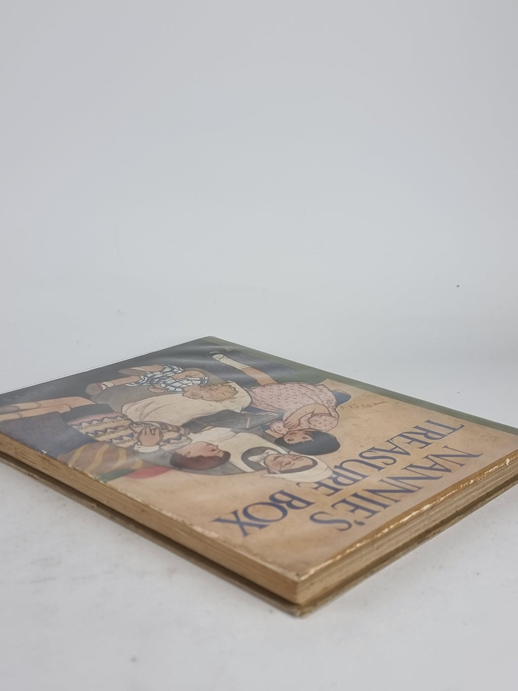 Nannie's Treasure Box, Madeline Barnes — 1st Edition