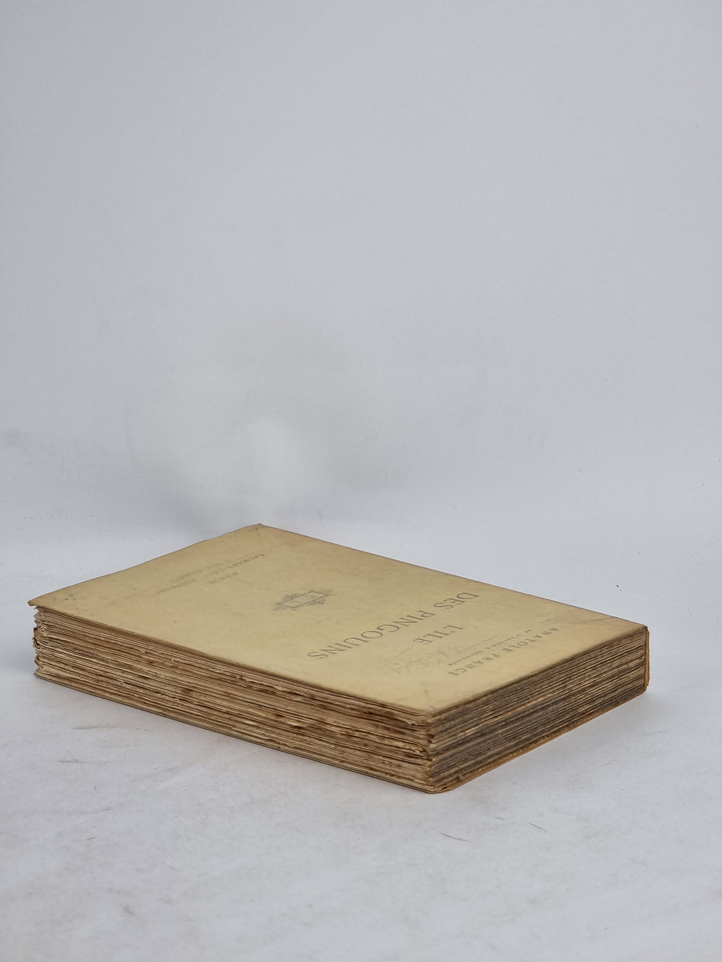 L'Île des Pingouins, Anatole France — 1st Edition