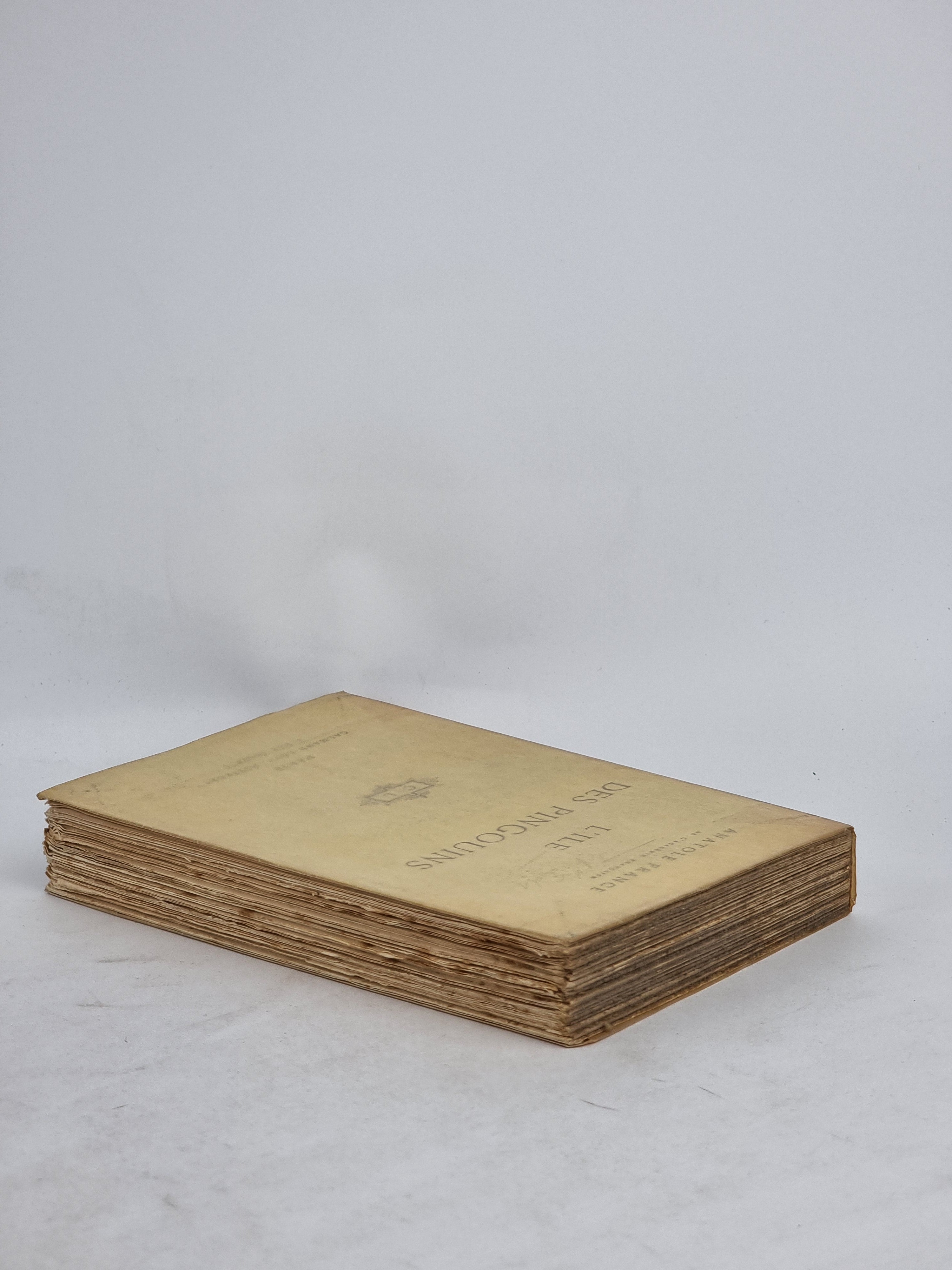 L'Île des Pingouins, Anatole France — 1st Edition
