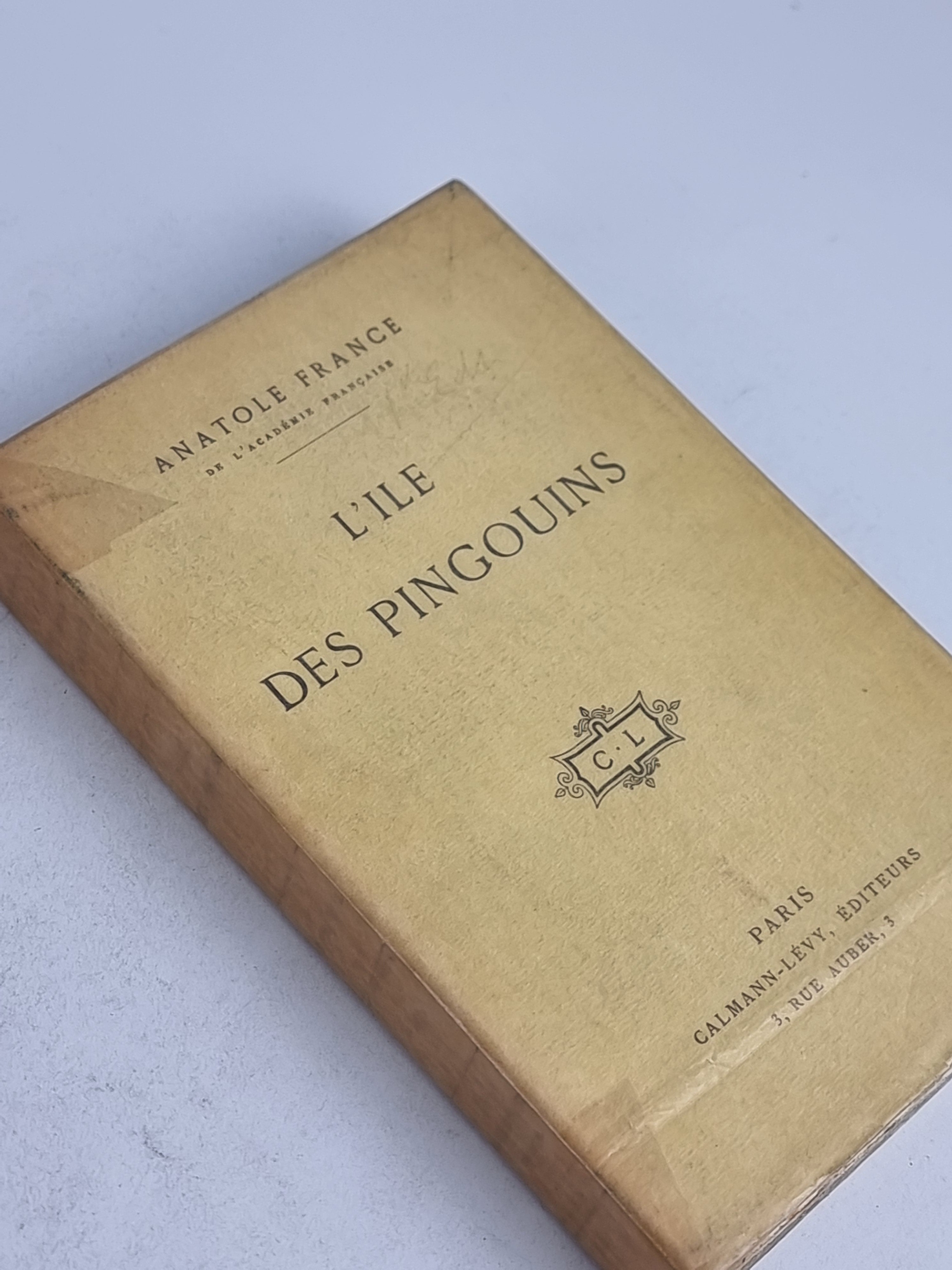 L'Île des Pingouins, Anatole France — 1st Edition