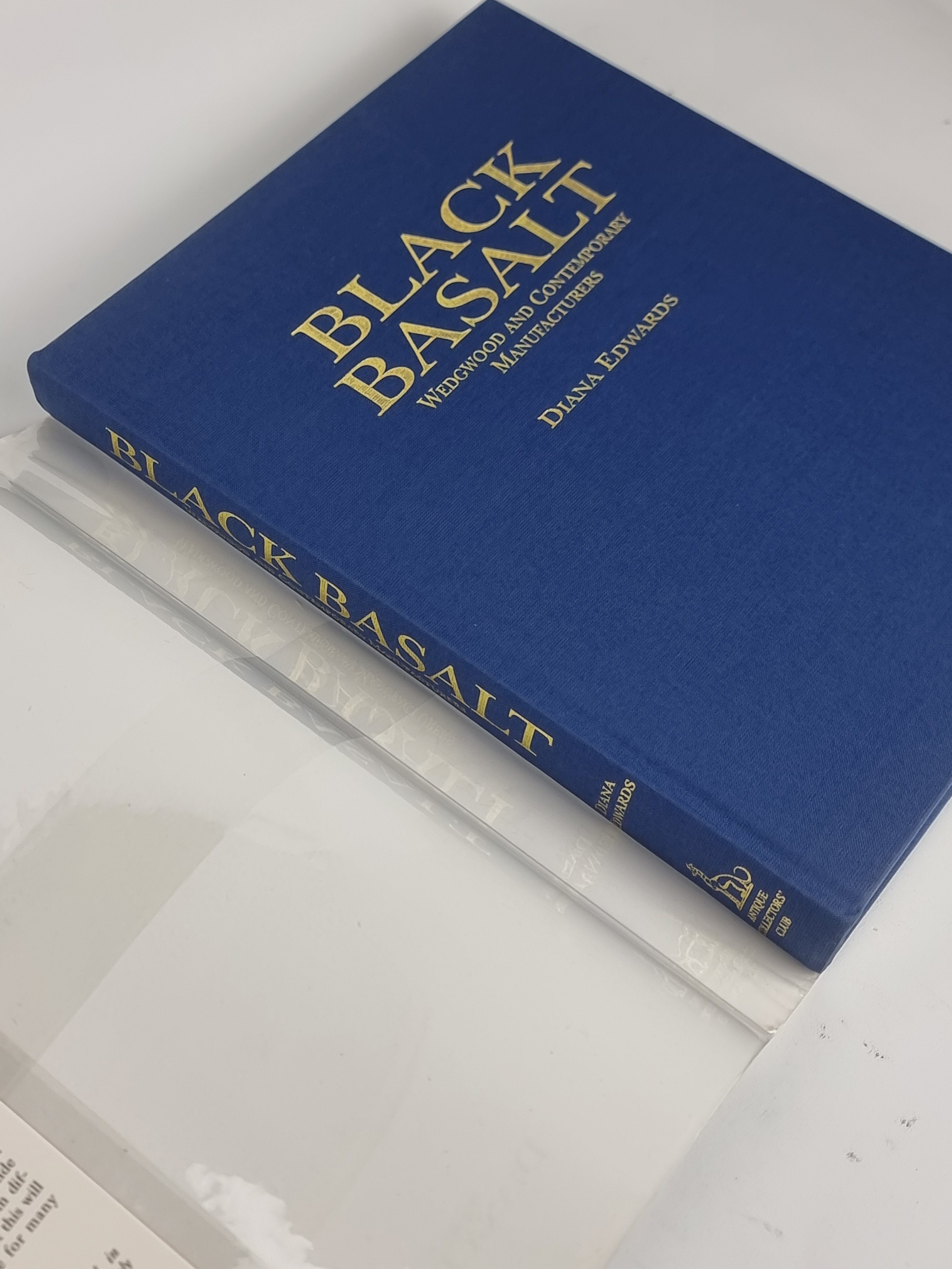 Black Basalt: Wedgwood and Contemporary Manufacturers, Diana Edwards — 1st Ed