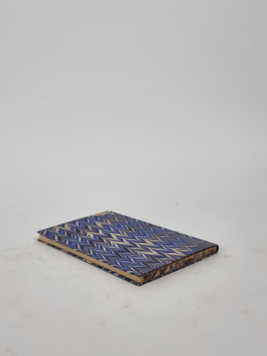 Modern Bookbinding: A Survey and a Prospect (The Fifth Dent Memorial Lecture), Douglas Leighton