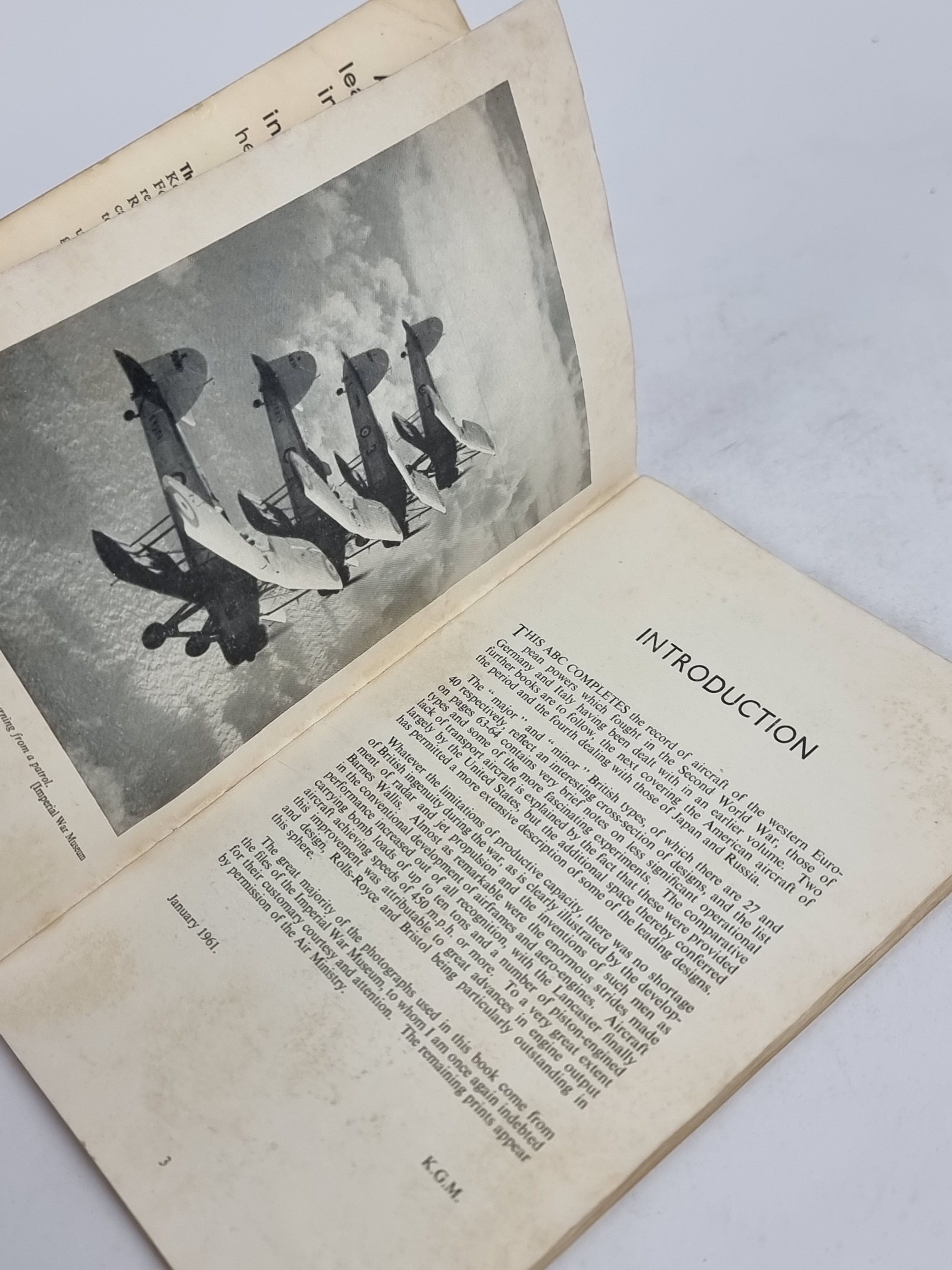 abc British Aircraft of World War Two, Kenneth G. Munson — 1st Edition