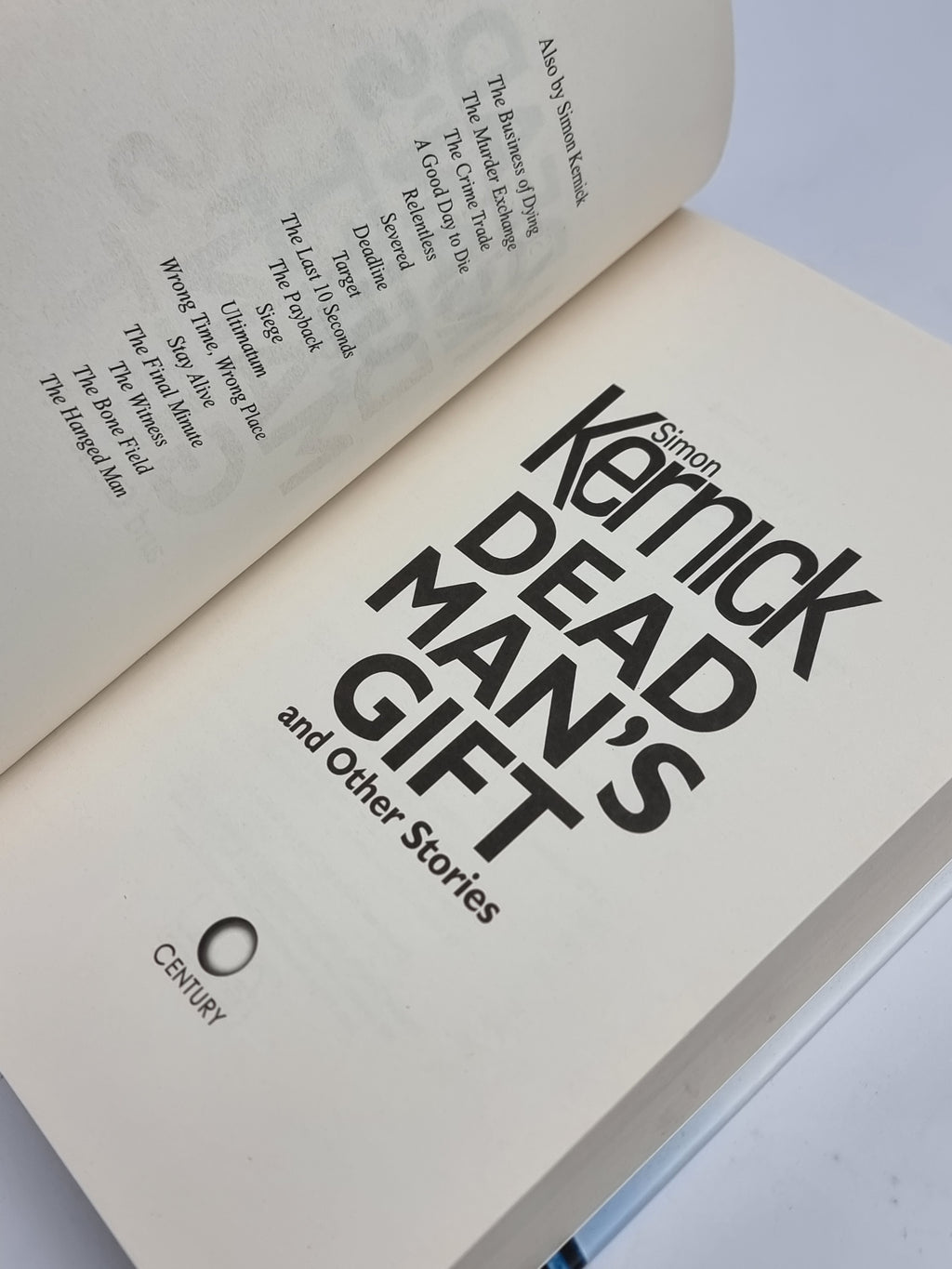 Dead Man's Gift and Other Stories, Simon Kernick — 1st Edition