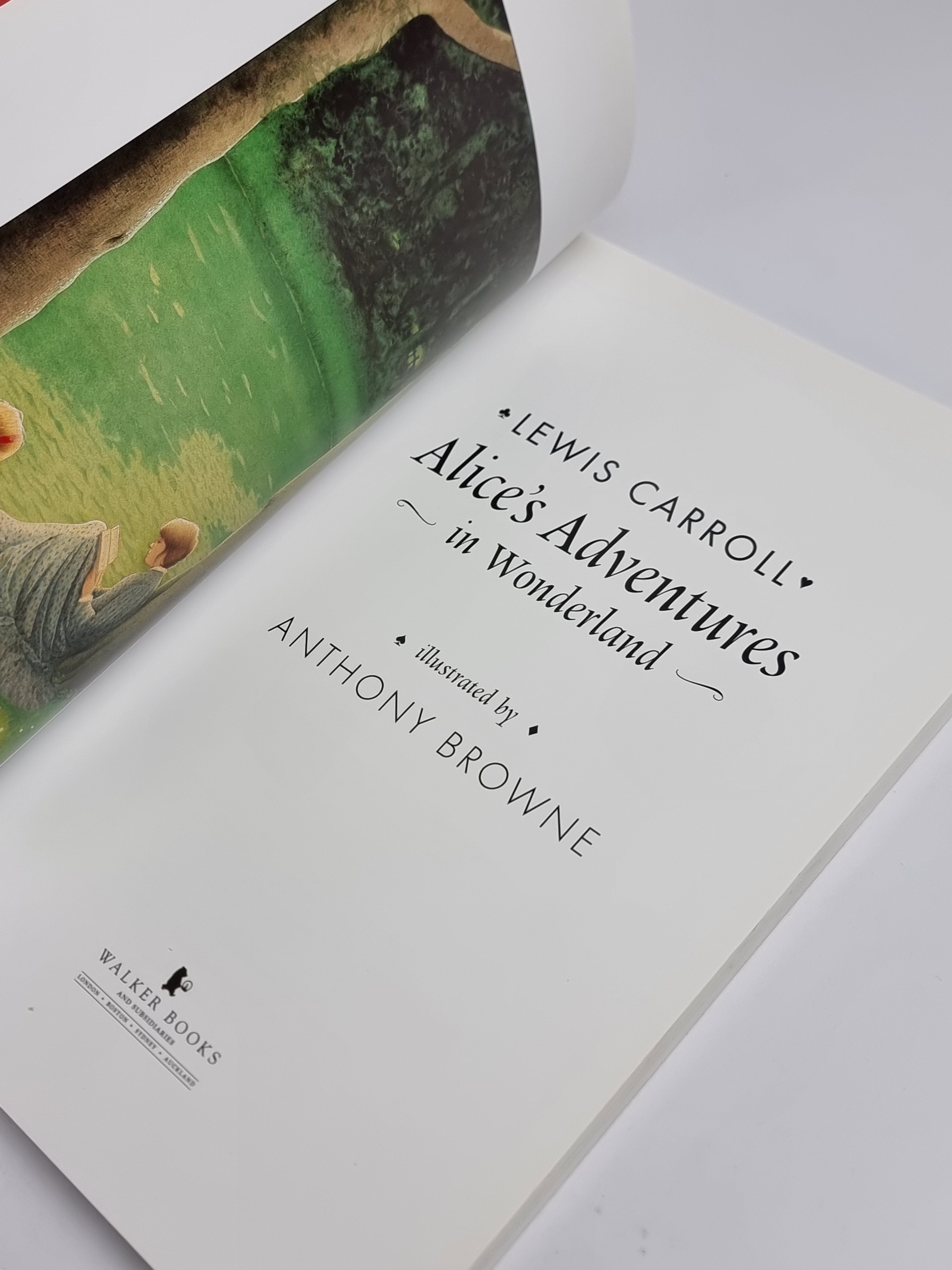 Alice's Adventures in Wonderland, Lewis Carroll — 2016 Walker Books Ed