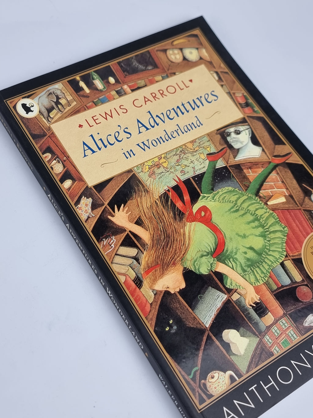 Alice's Adventures in Wonderland, Lewis Carroll — 2016 Walker Books Ed