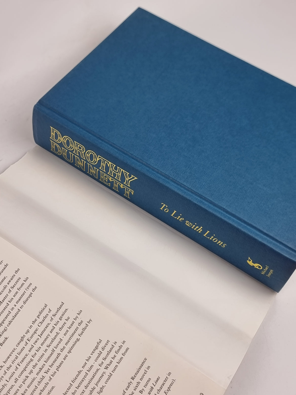 To Lie with Lions, Dorothy Dunnett — 1st Edition
