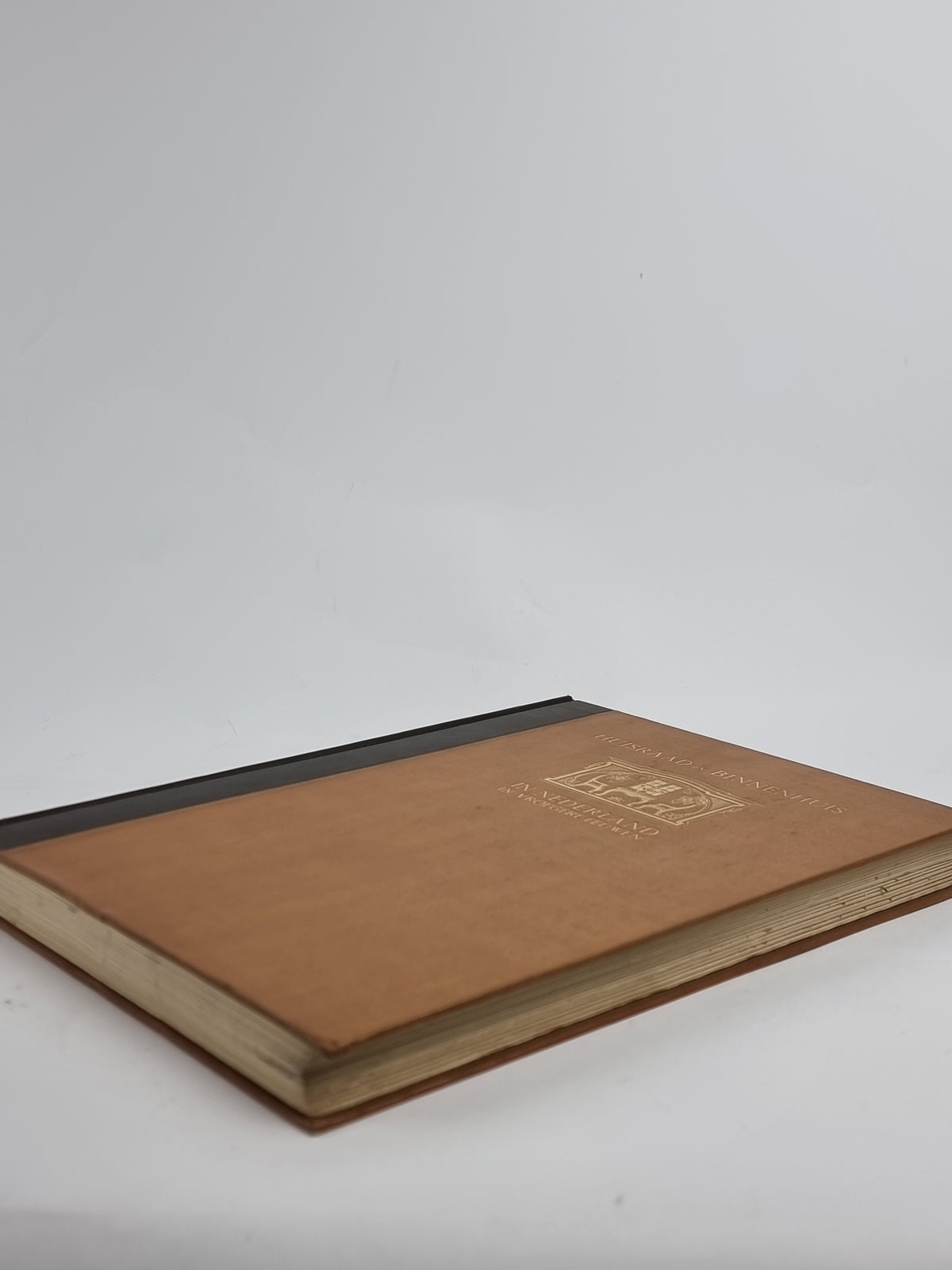 Huisraad en Binnenhuis in Nederland in vroegere eeuwen, K. Sluyterman — 1st Ed