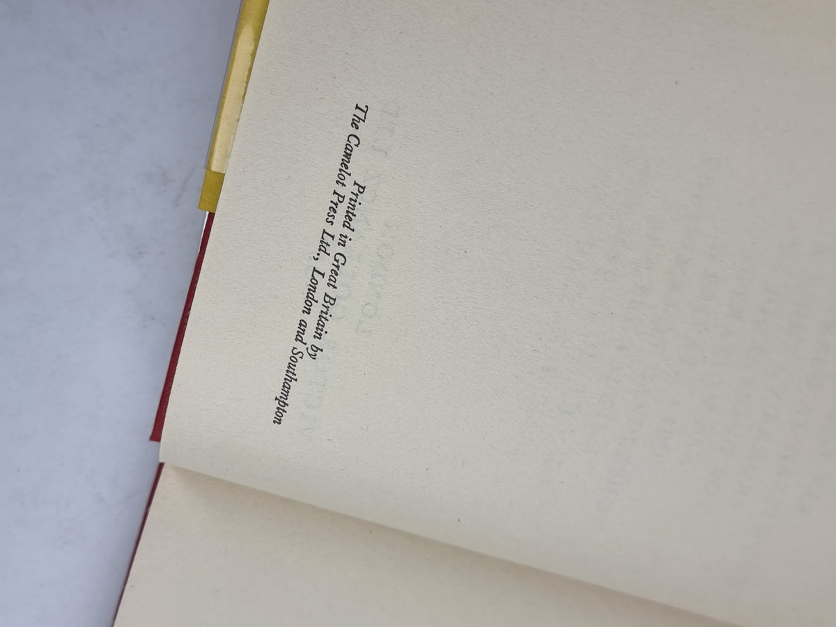Appleby Plays Chicken, Michael Innes — 1st Edition