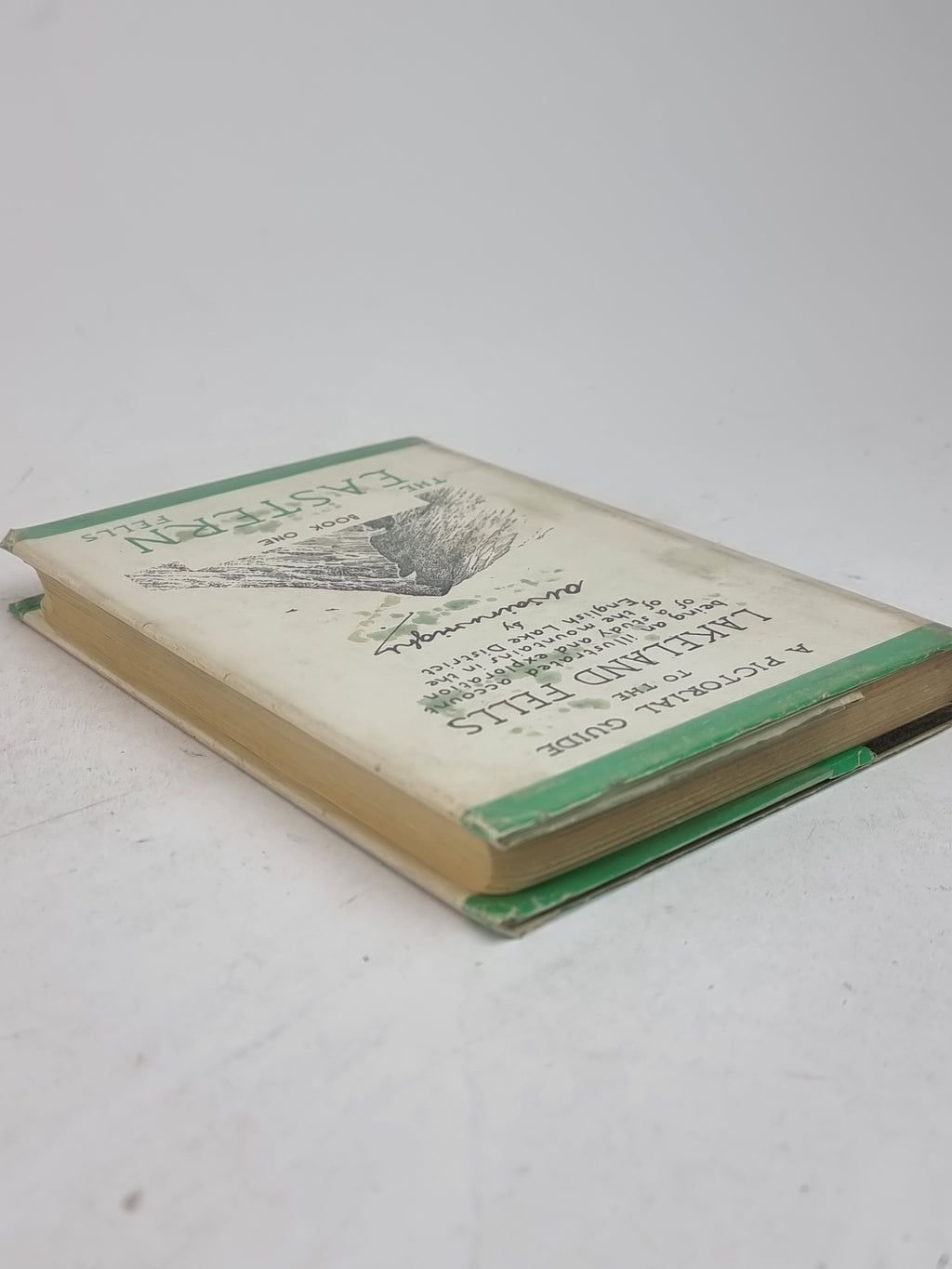 A Pictorial Guide to the Lakeland Fells: Book One, The Eastern Fells, Wainwright