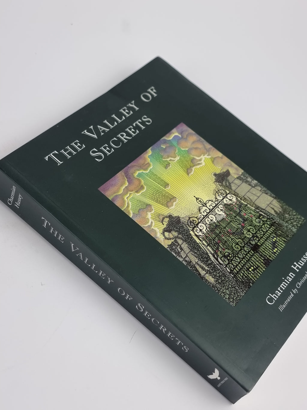 The Valley of Secrets, Charmian Hussey — 1st Edition
