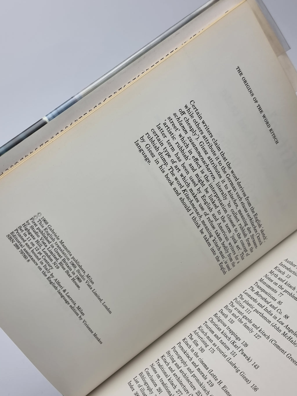 Kitsch: An anthology of bad taste, Gillo Dorfles — 1st Edition