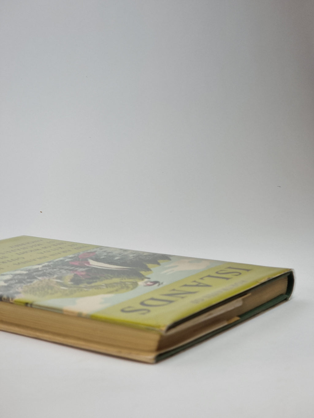 Portraits of Islands, Eileen Molony (Ed.) — 1st Edition