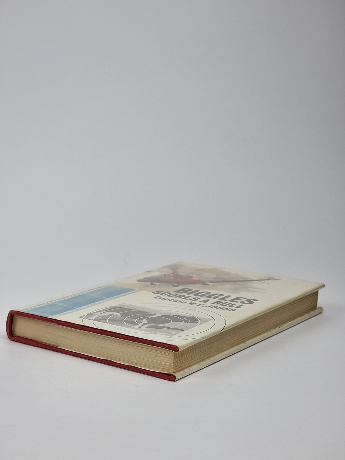 Biggles Scores a Bull, Captain W. E. Johns — 1st Edition