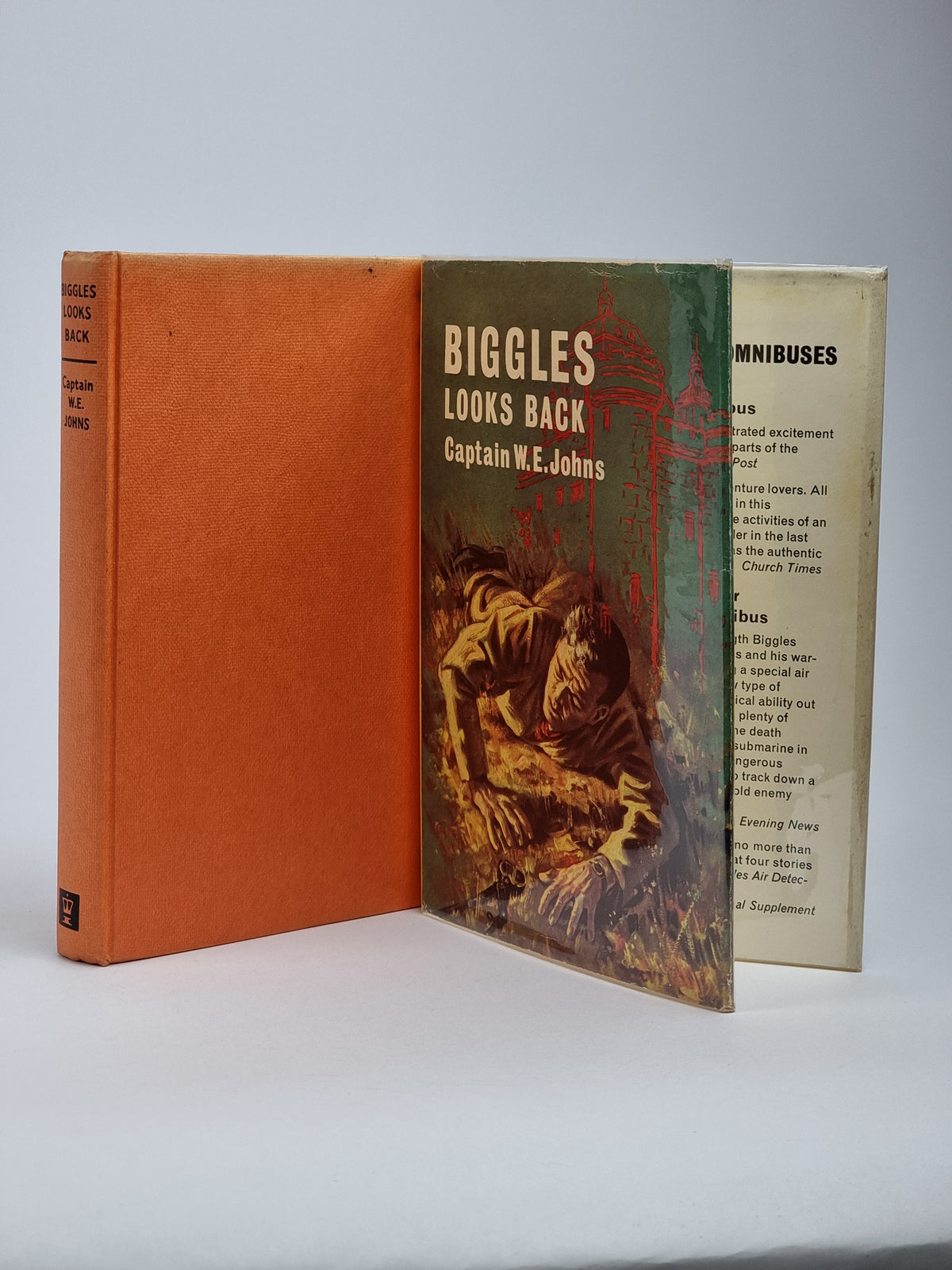Biggles Looks Back, Captain W.E. Johns — 1st Edition
