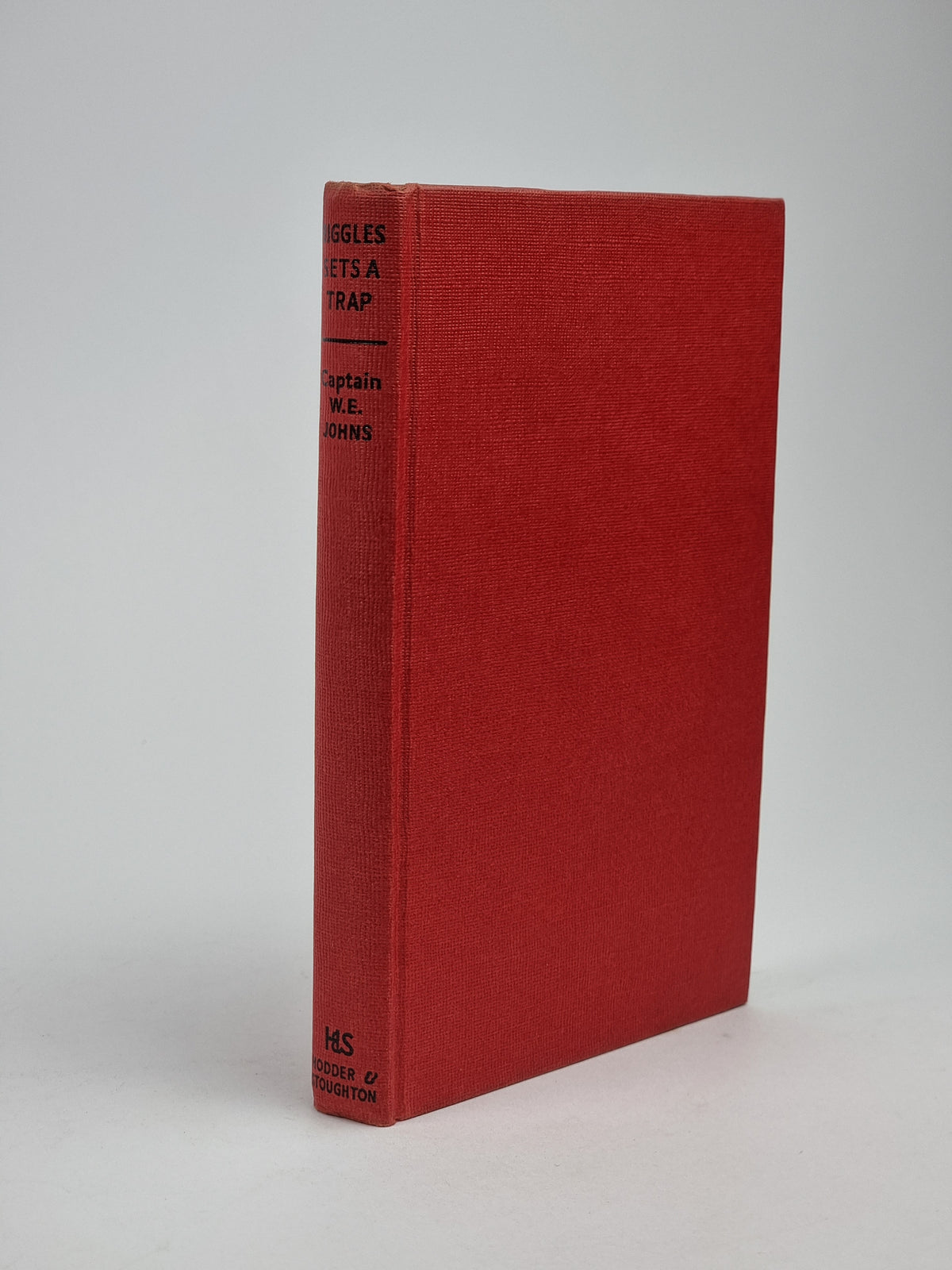 Biggles Sets a Trap, Captain W. E. Johns — 1st Edition