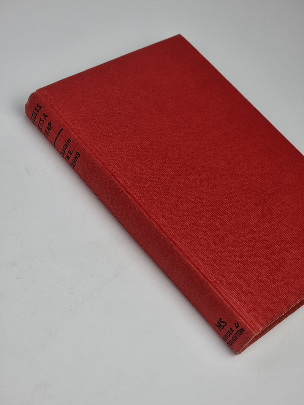 Biggles Sets a Trap, Captain W. E. Johns — 1st Edition