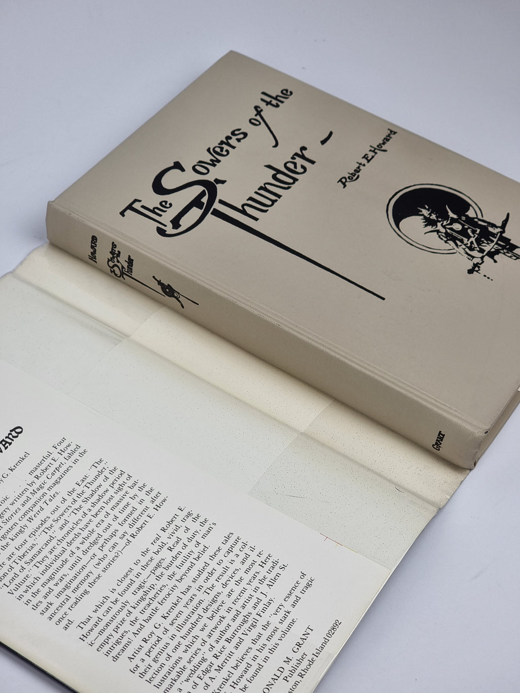 The Sowers of the Thunder, Robert E. Howard — 1st Edition