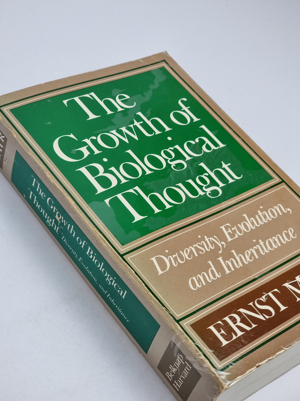 The Growth of Biological Thought: Diversity, Evolution, and Inheritance