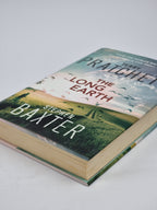 The Long Earth, Terry Pratchett and Stephen Baxter — 1st Edition