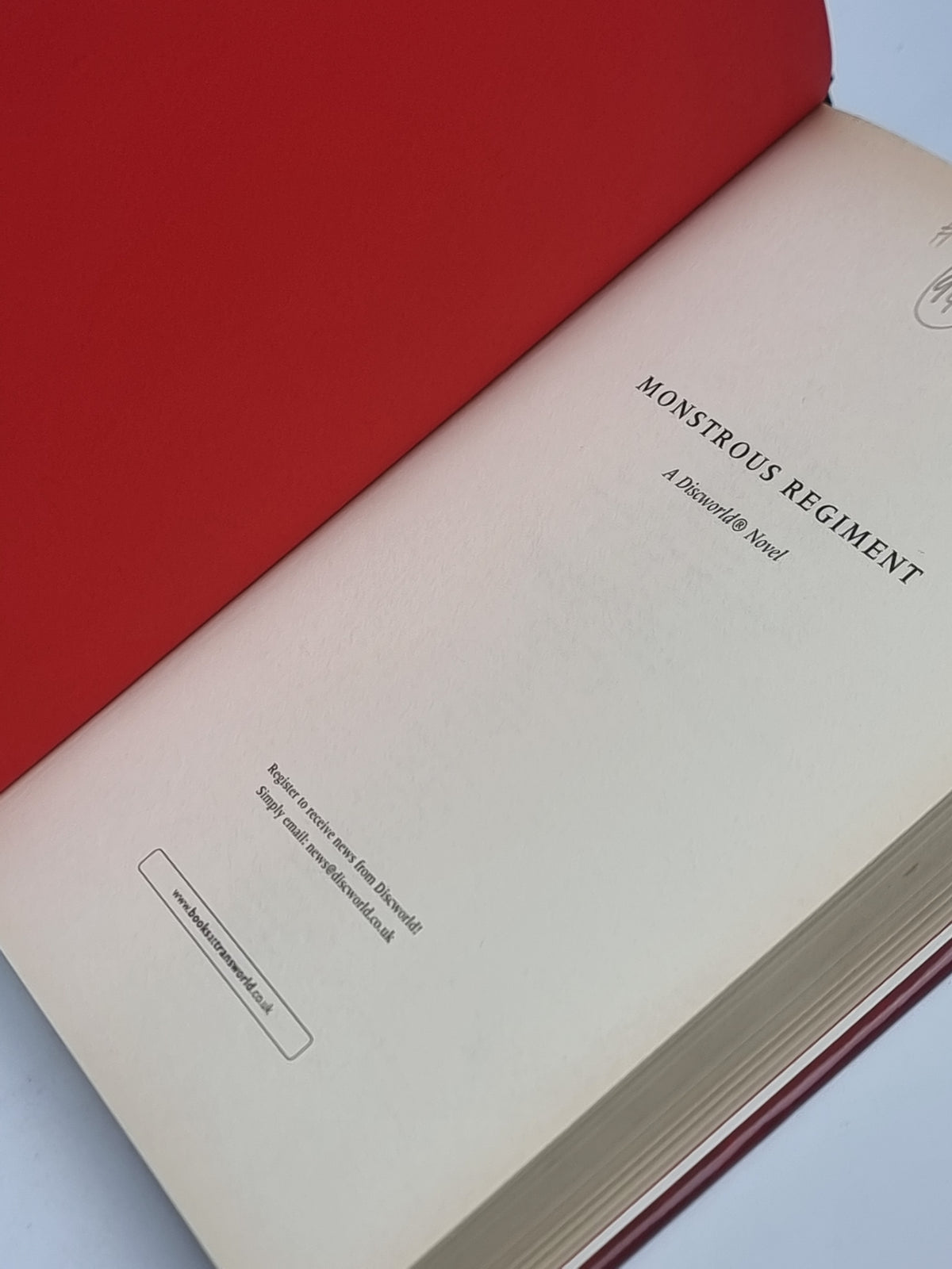 Monstrous Regiment, Terry Pratchett — 1st Edition