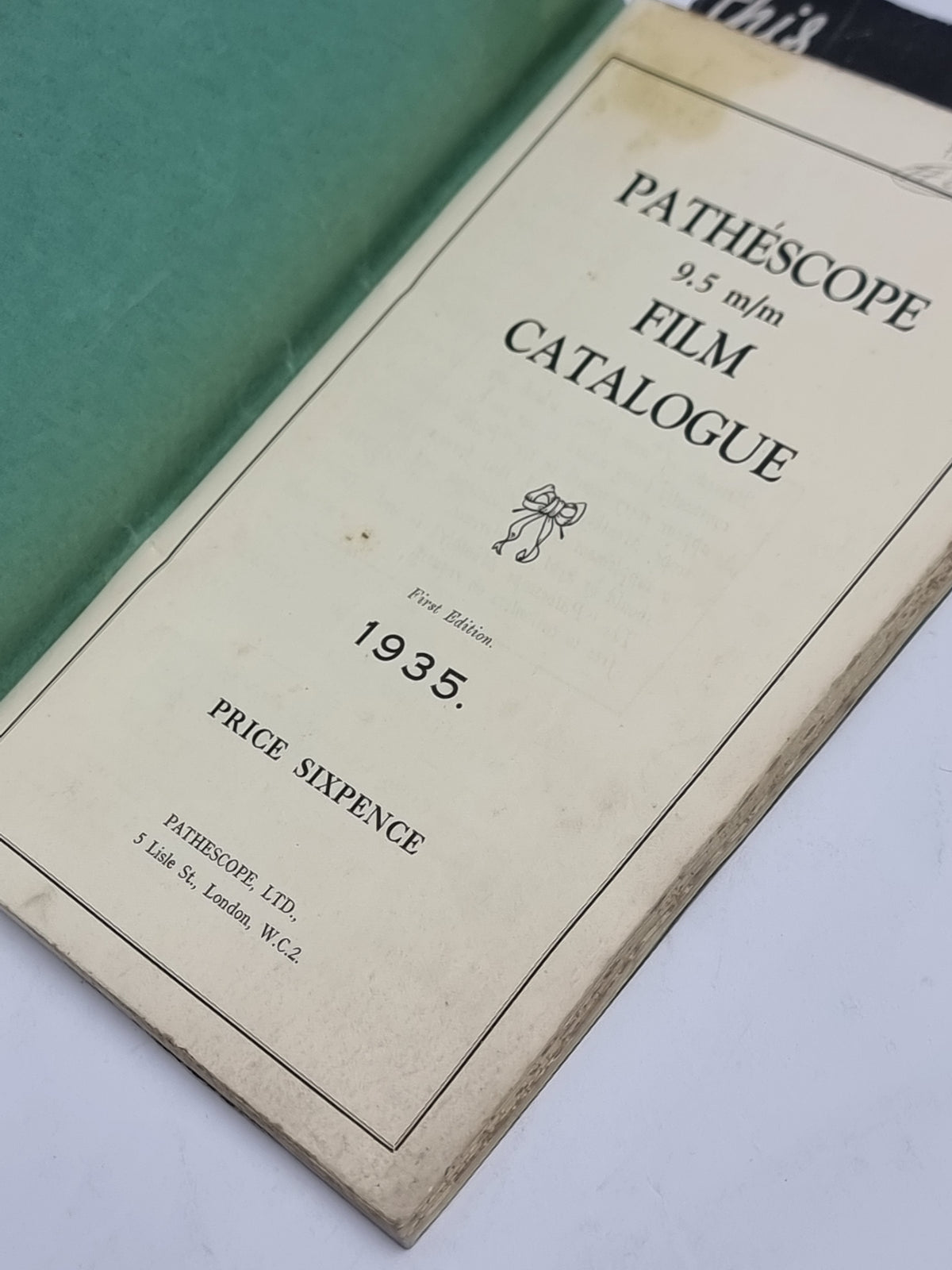 Pathéscope 9.5 m/m Film Catalogue, Pathéscope Ltd. — 1st Edition