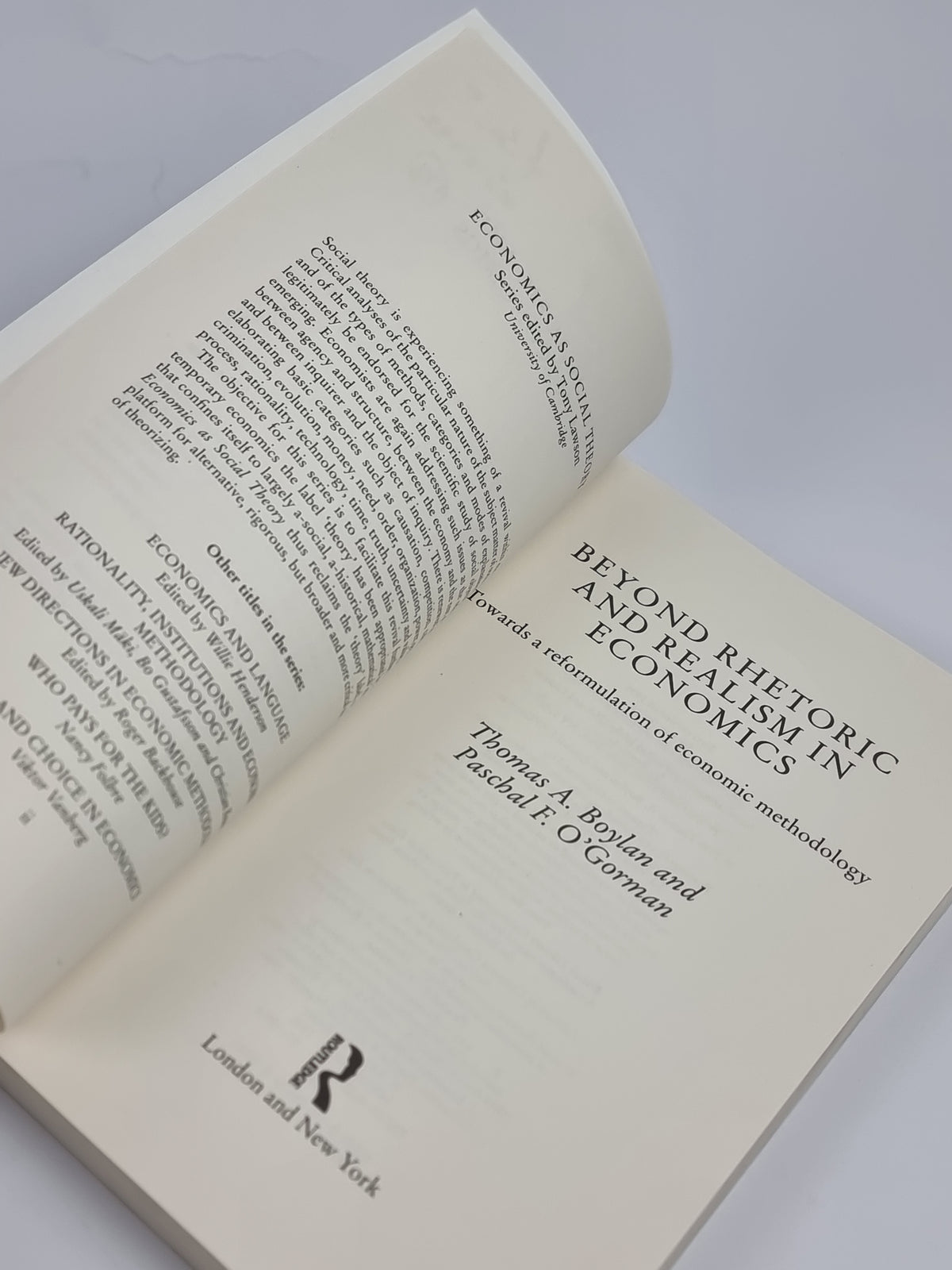 Beyond Rhetoric and Realism in Economics... — 1st Edition