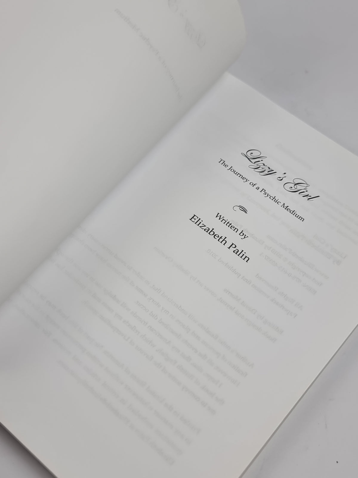 Lizzy's Girl: The Journey of a Psychic Medium, Elizabeth Palin