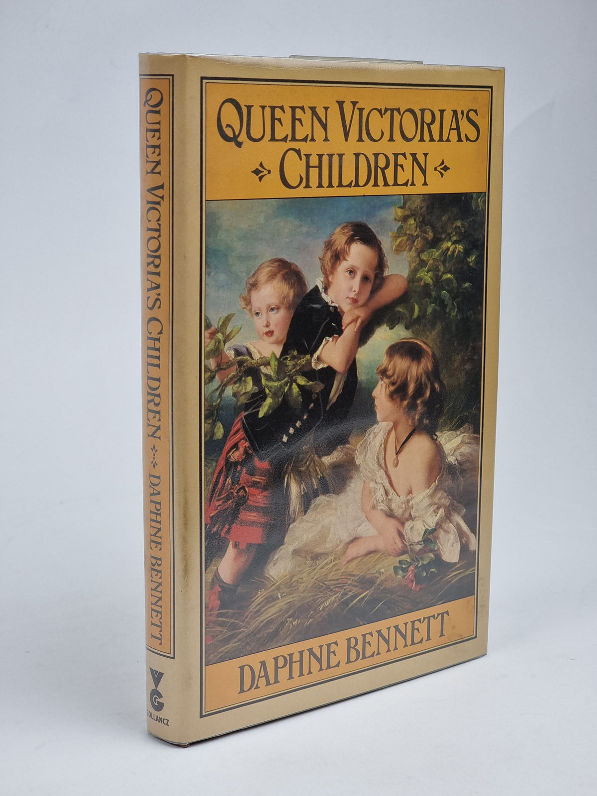 Queen Victoria's Children, Daphne Bennett — 1st Edition