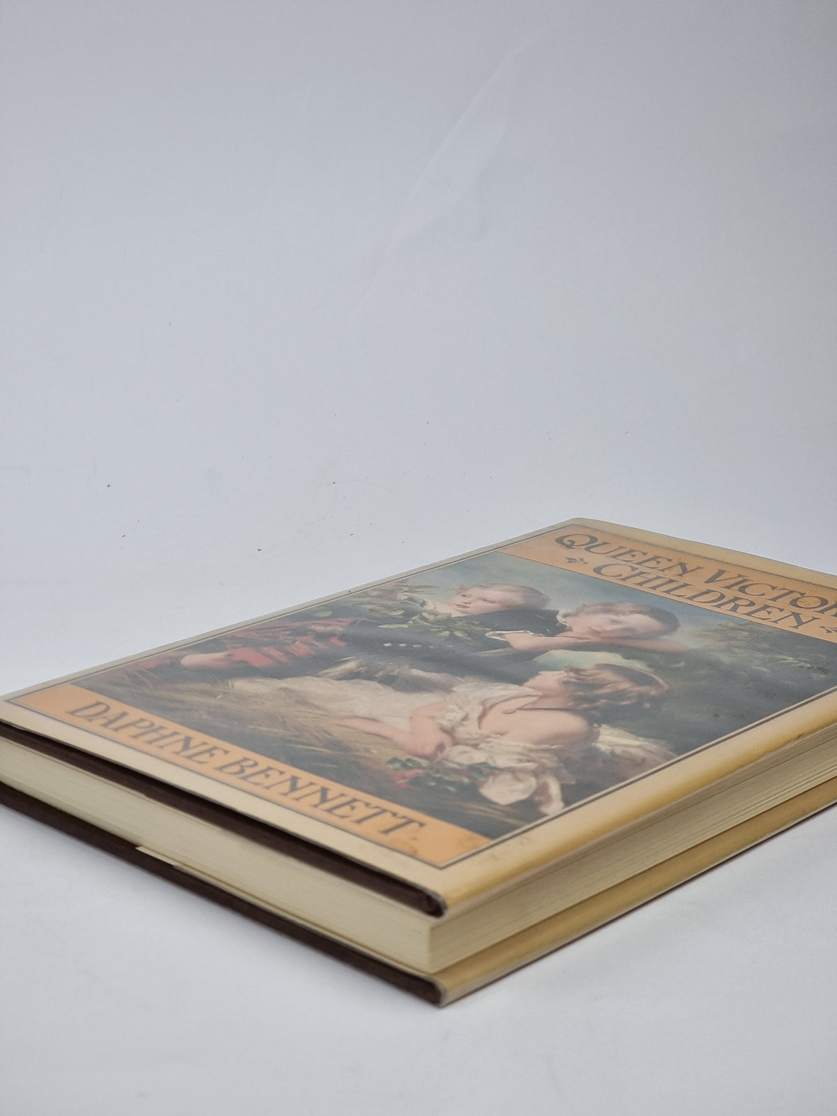 Queen Victoria's Children, Daphne Bennett — 1st Edition