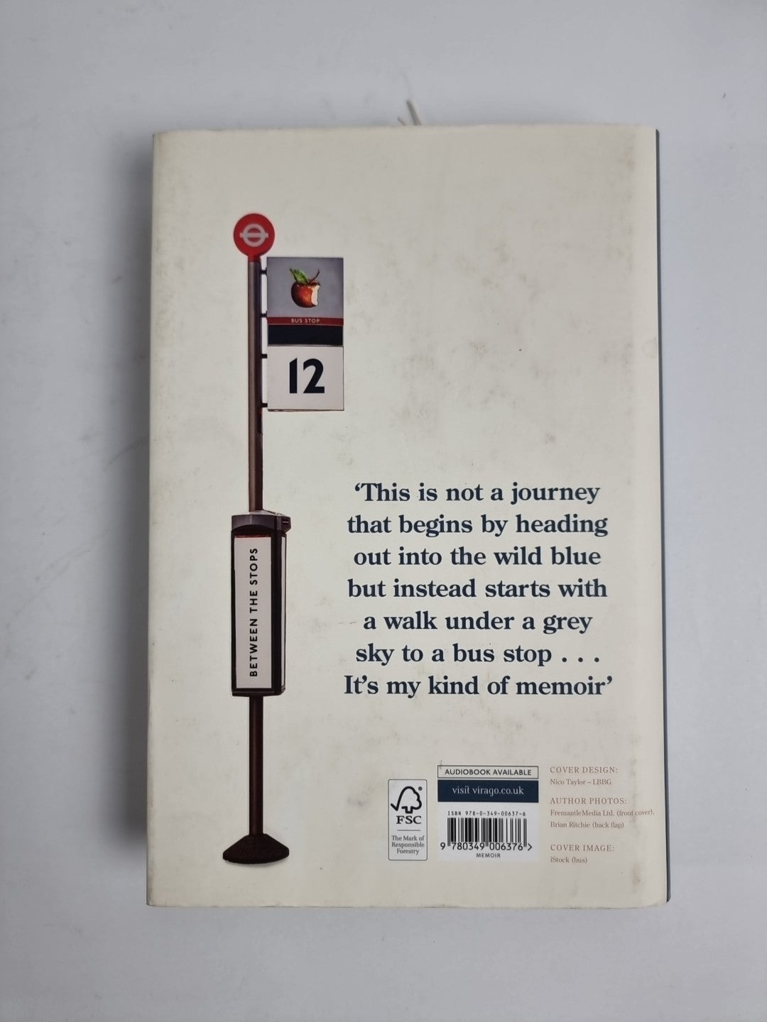 Between the Stops: The View of My Life from the Top of the... - Sandi Toksvig