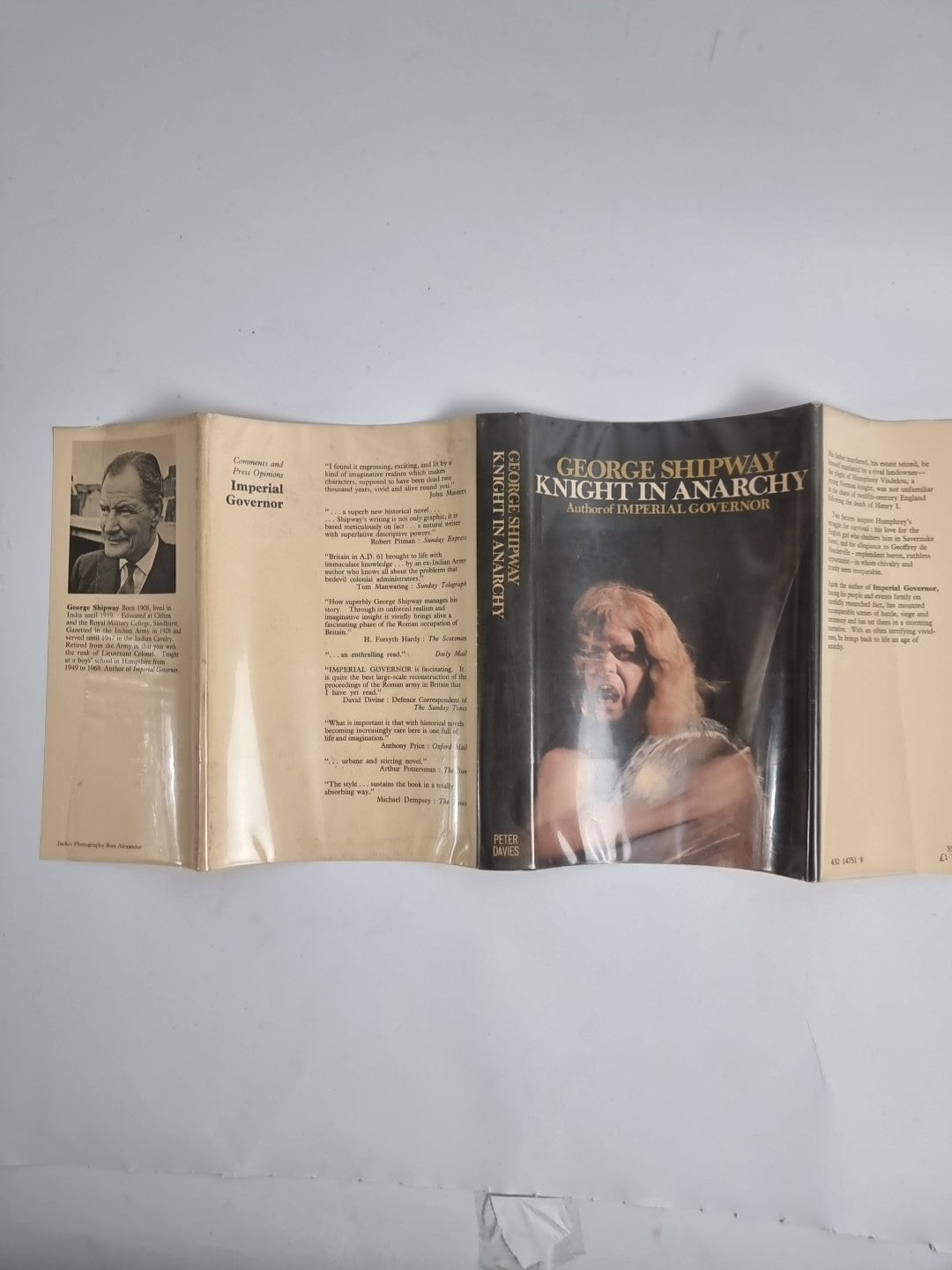 Knight In Anarchy SHIPWAY George 1969 1st Edition & Signed ,Unread as New