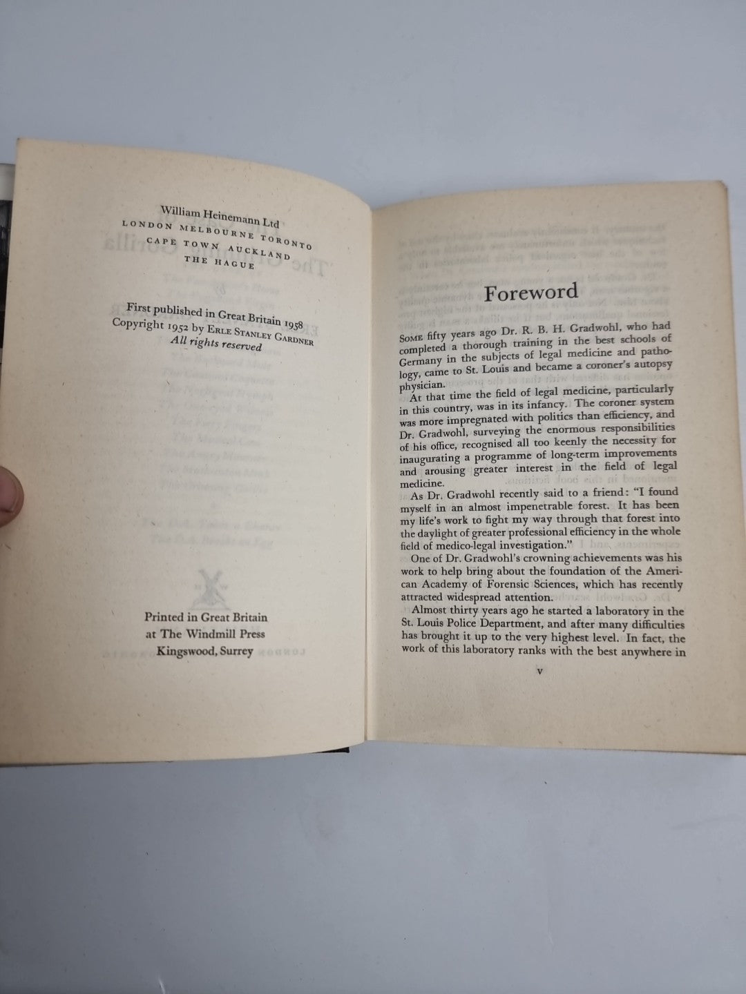 The Case of the Grinning Gorilla Erle Stanley Gardner 1938 First U.K. Edition