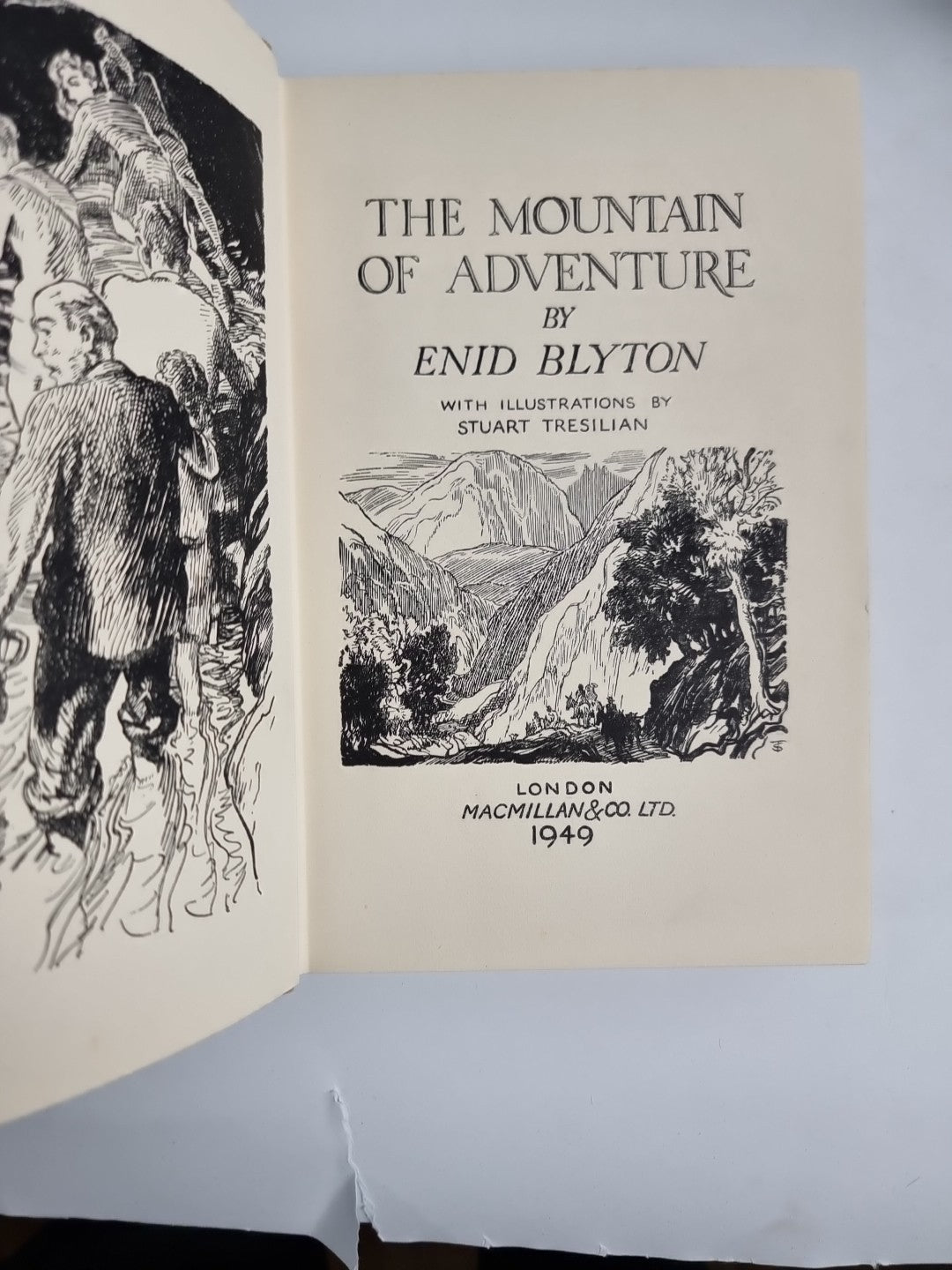 THE MOUNTAIN OF ADVENTURE - Blyton, Enid 1st Edition Illus. by Tresilian, Stuart