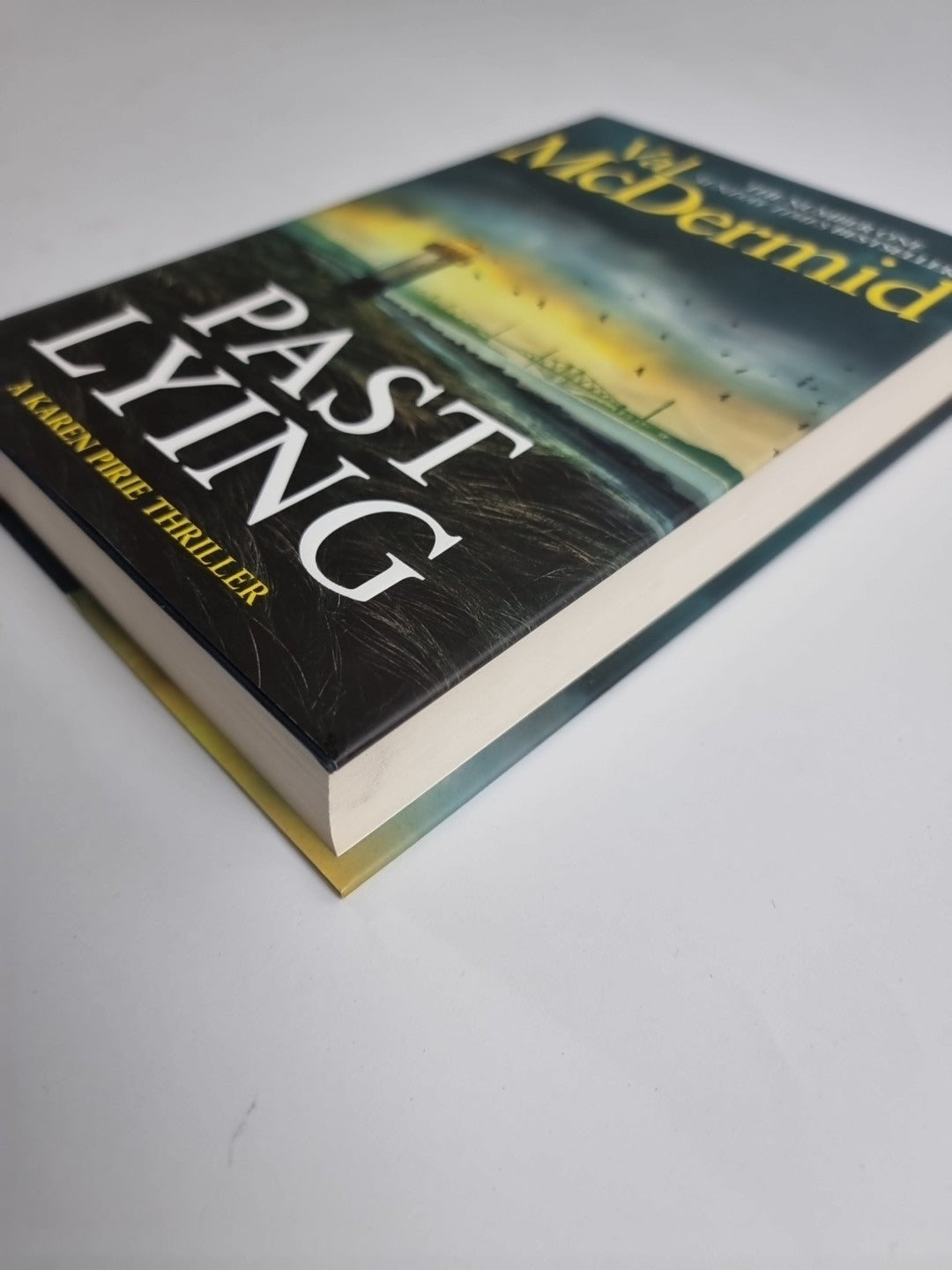 “PAST LYING” VAL McDermid    SIGNED FIRST EDITION 1st Print HB
