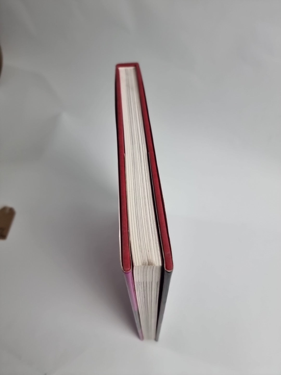 The Sari: Styles, Patterns, History, Techniques by Linda Lynton Hardcover NEW