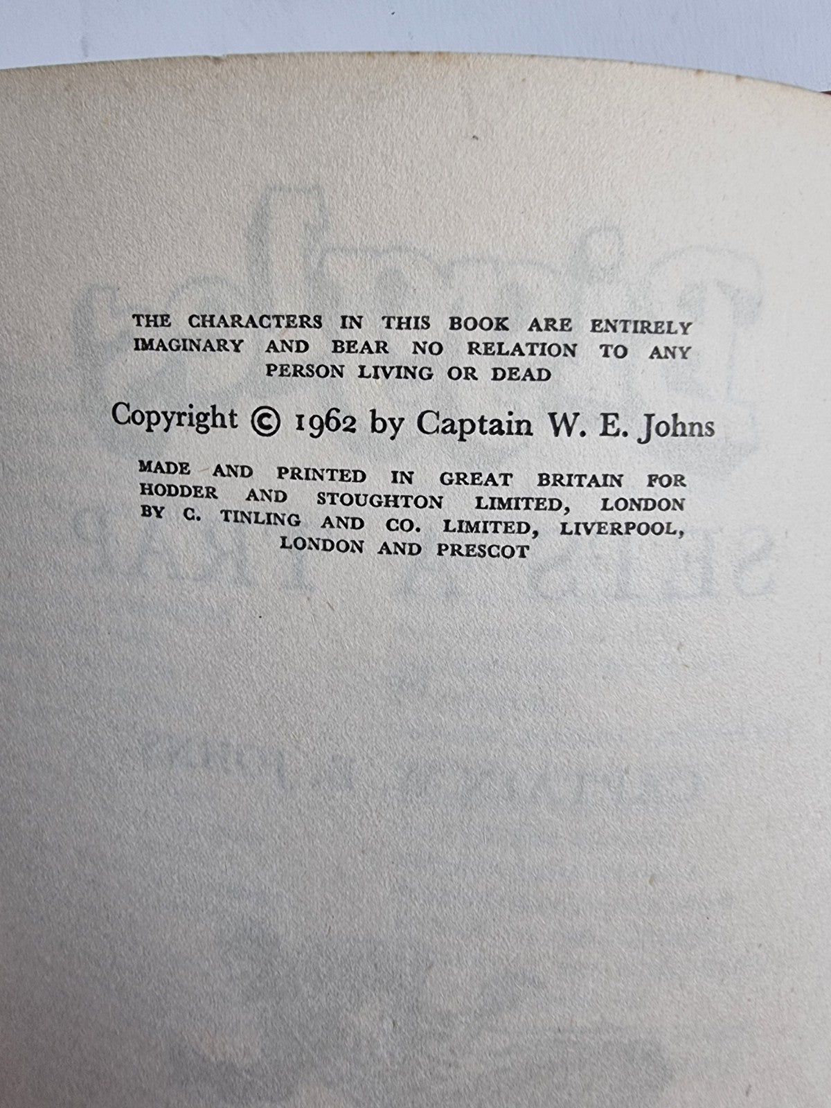 Biggles Sets a Trap, Captain W. E. Johns — First Edition