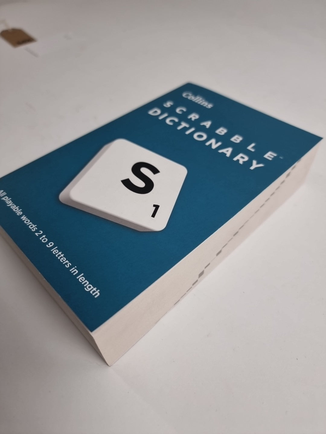 SCRABBLE™ Dictionary: The official SCRABBLE™ solver – all playa .9780008523916