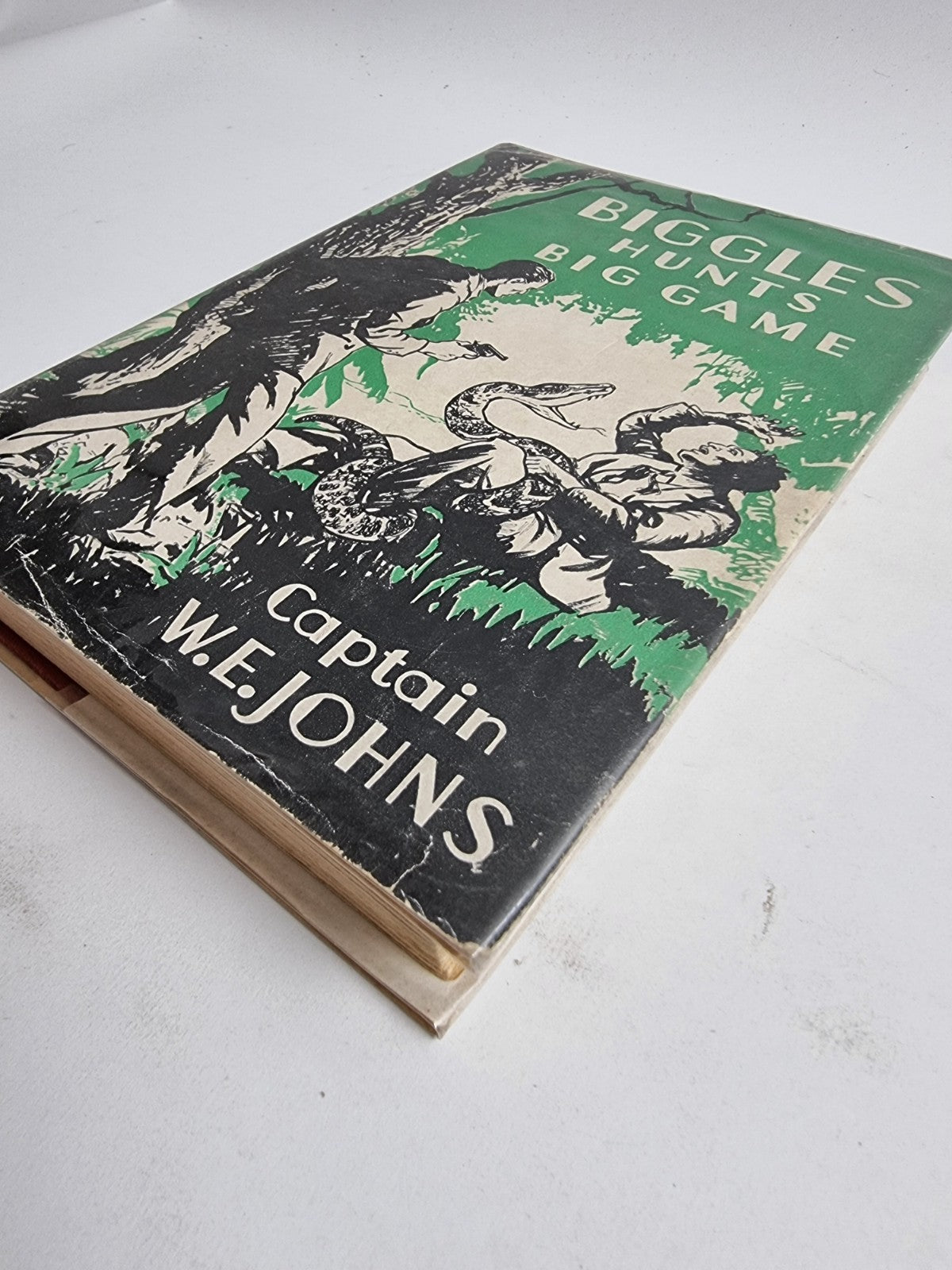 Biggles Hunts Big Game, Captain W.E. Johns — First Edition, FIRST Issue