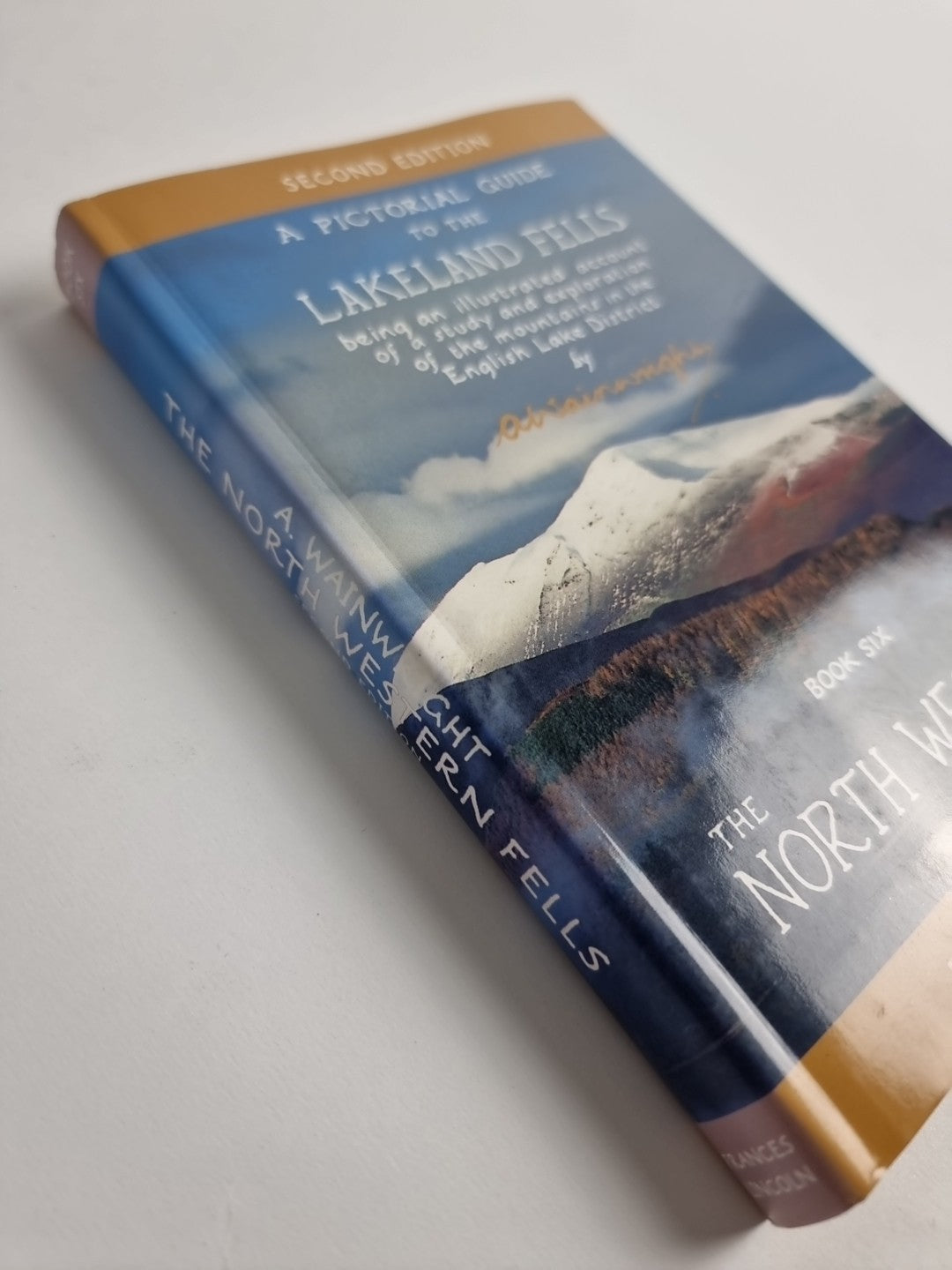 A Pictorial Guide to the Lakeland Fells - North Western Fells,Alfred Wainwright